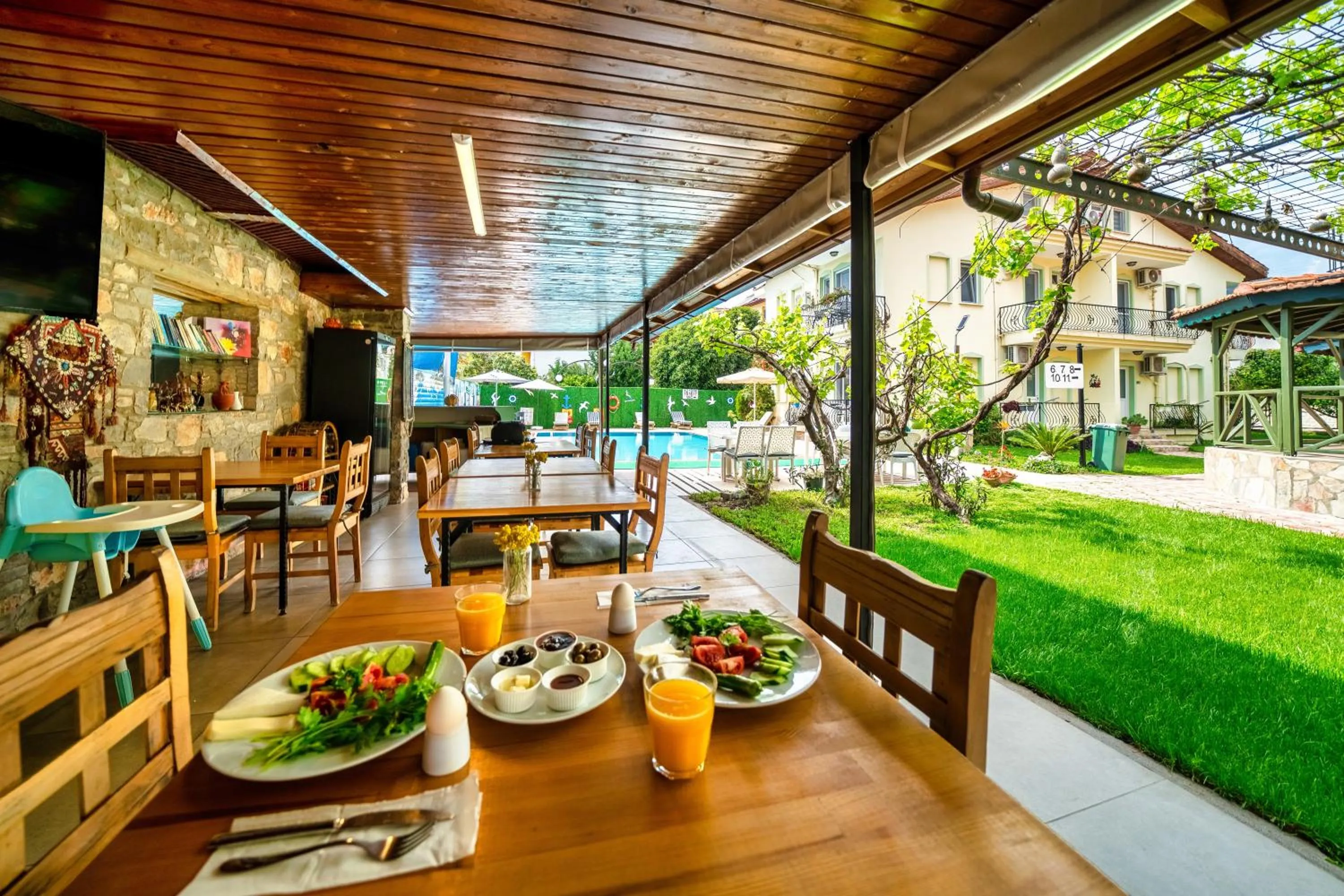 Spring in Dedeminn Garden Hotel