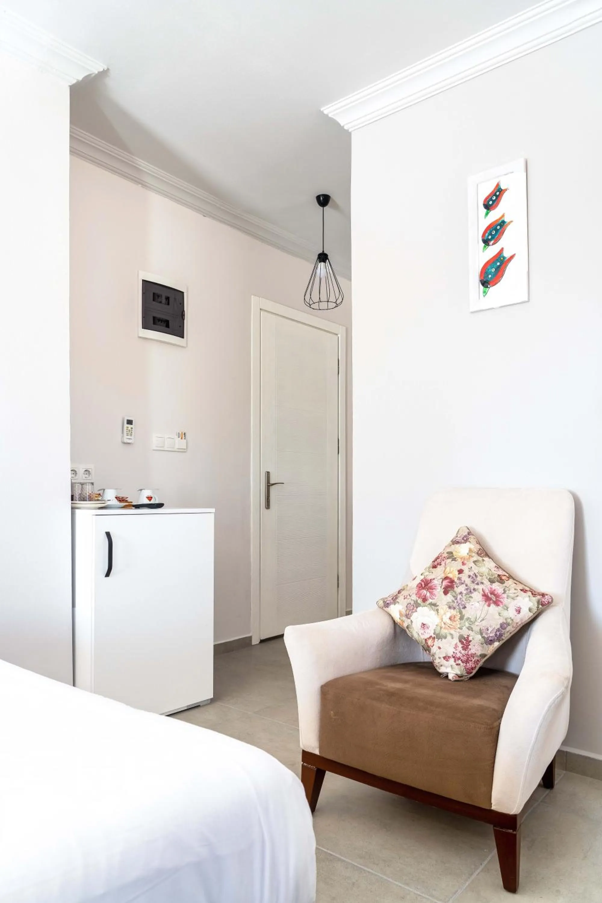 Seating area, Bed in Dedeminn Garden Hotel