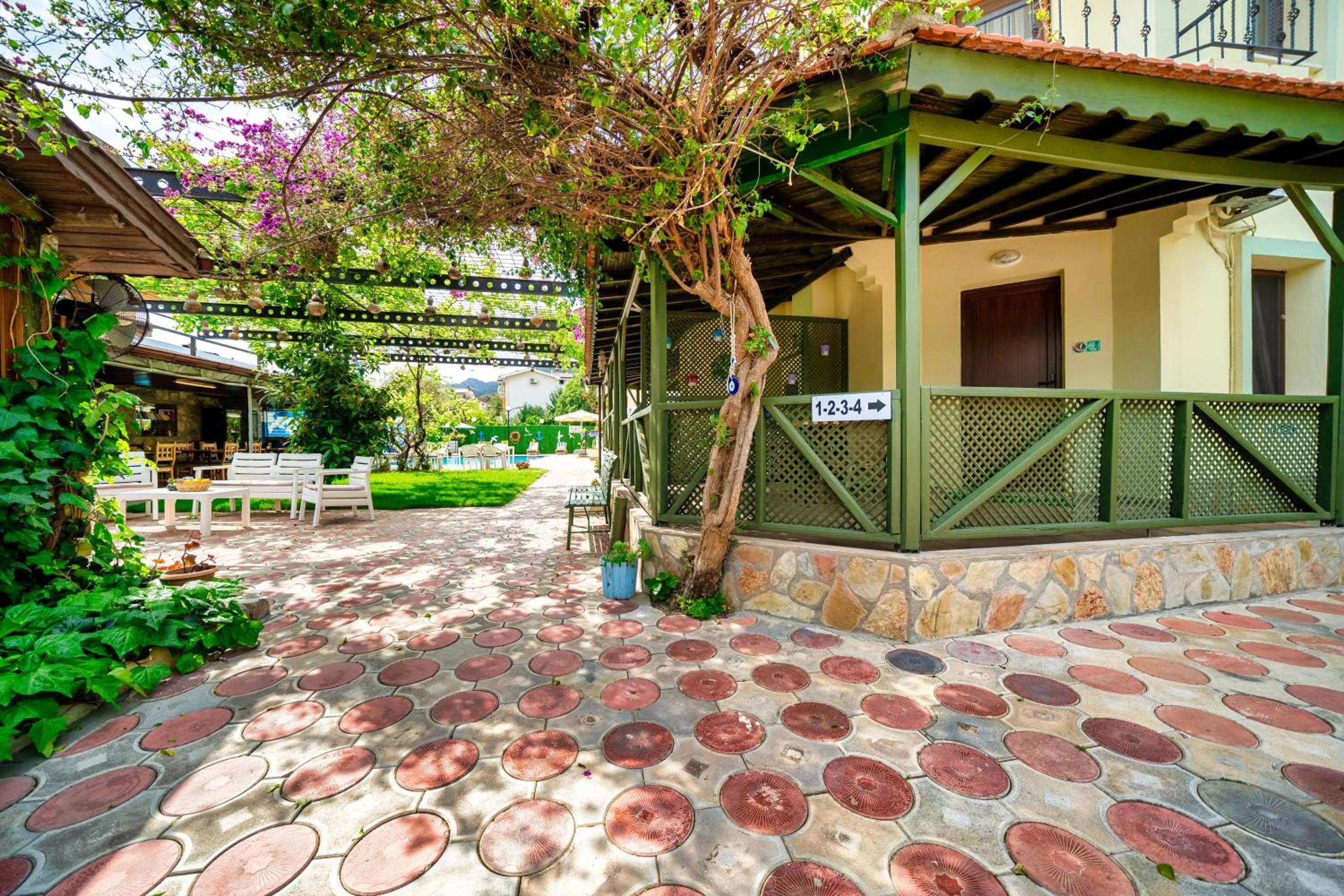 Property building in Dedeminn Garden Hotel