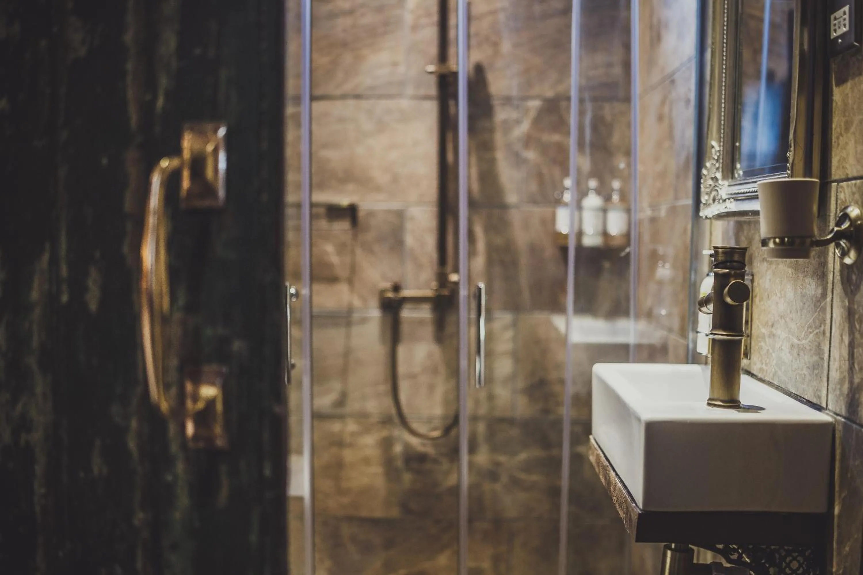 The Cow Hollow Hotel