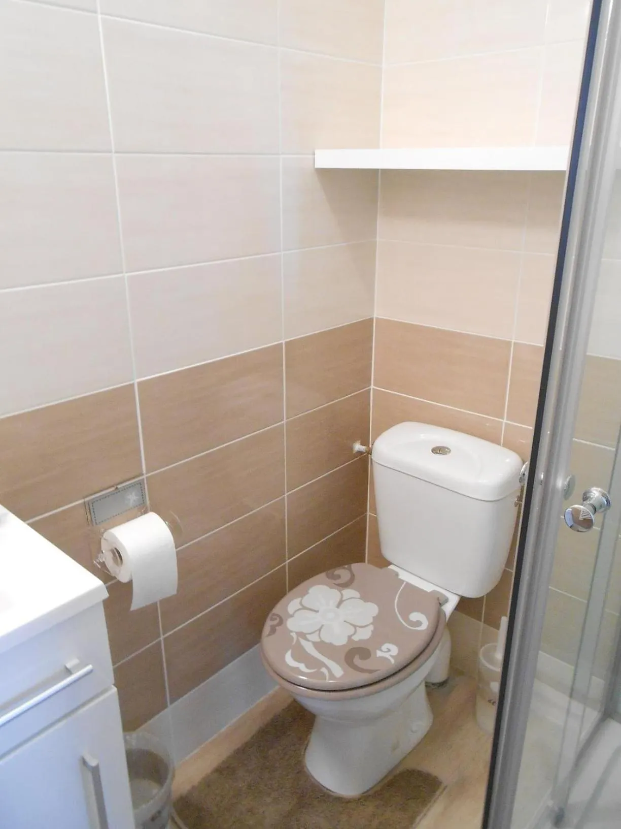 Bathroom in La Maison d'Olivier