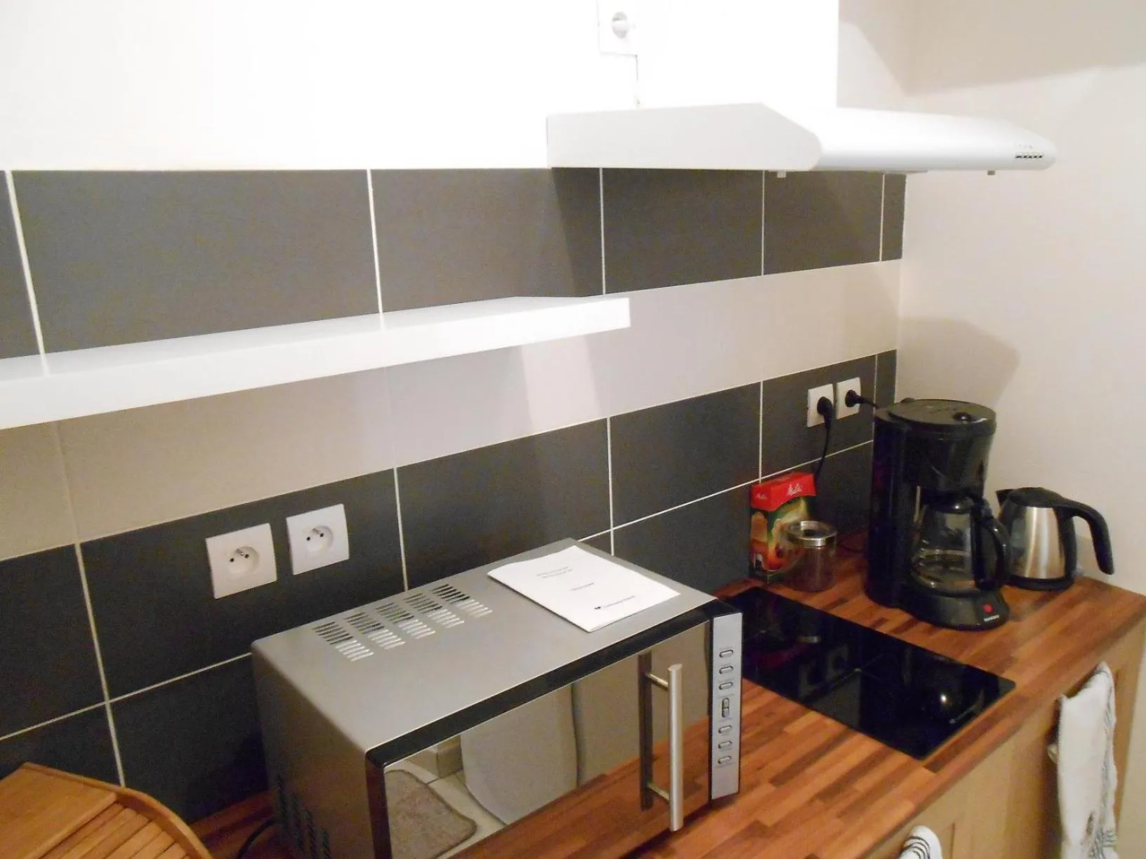 Coffee/tea facilities in La Maison d'Olivier