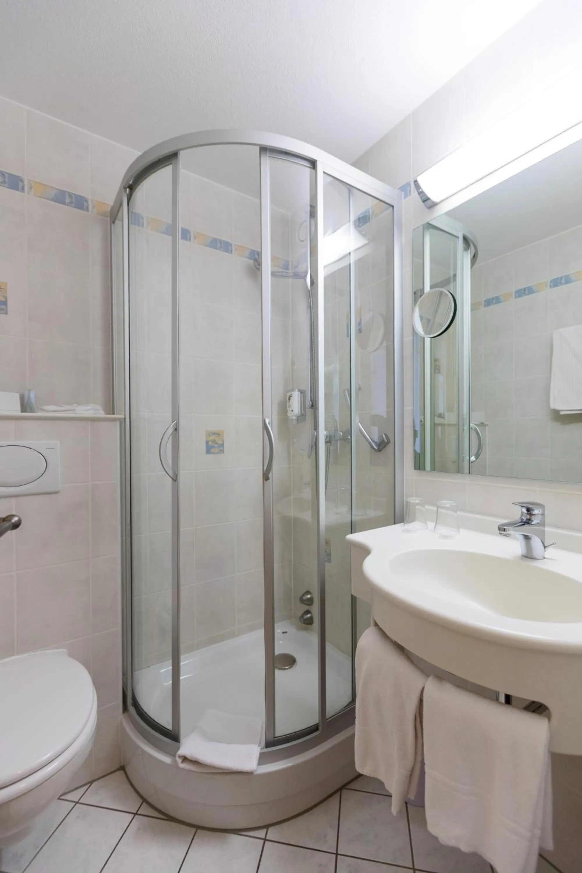 Shower in Hotel Klarer