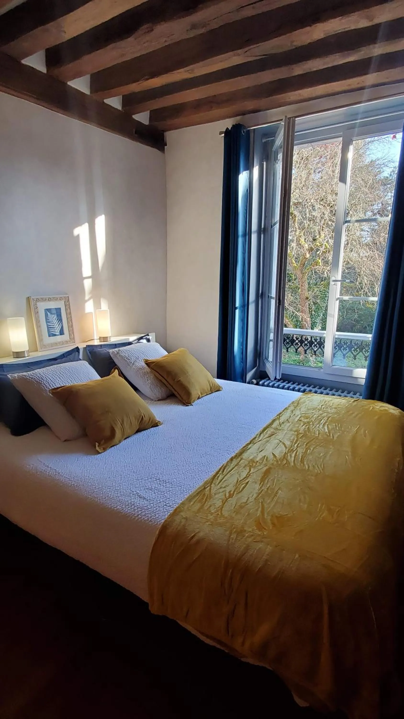 Property building, Bed in La Rossignolerie - La familiale Vigneronne