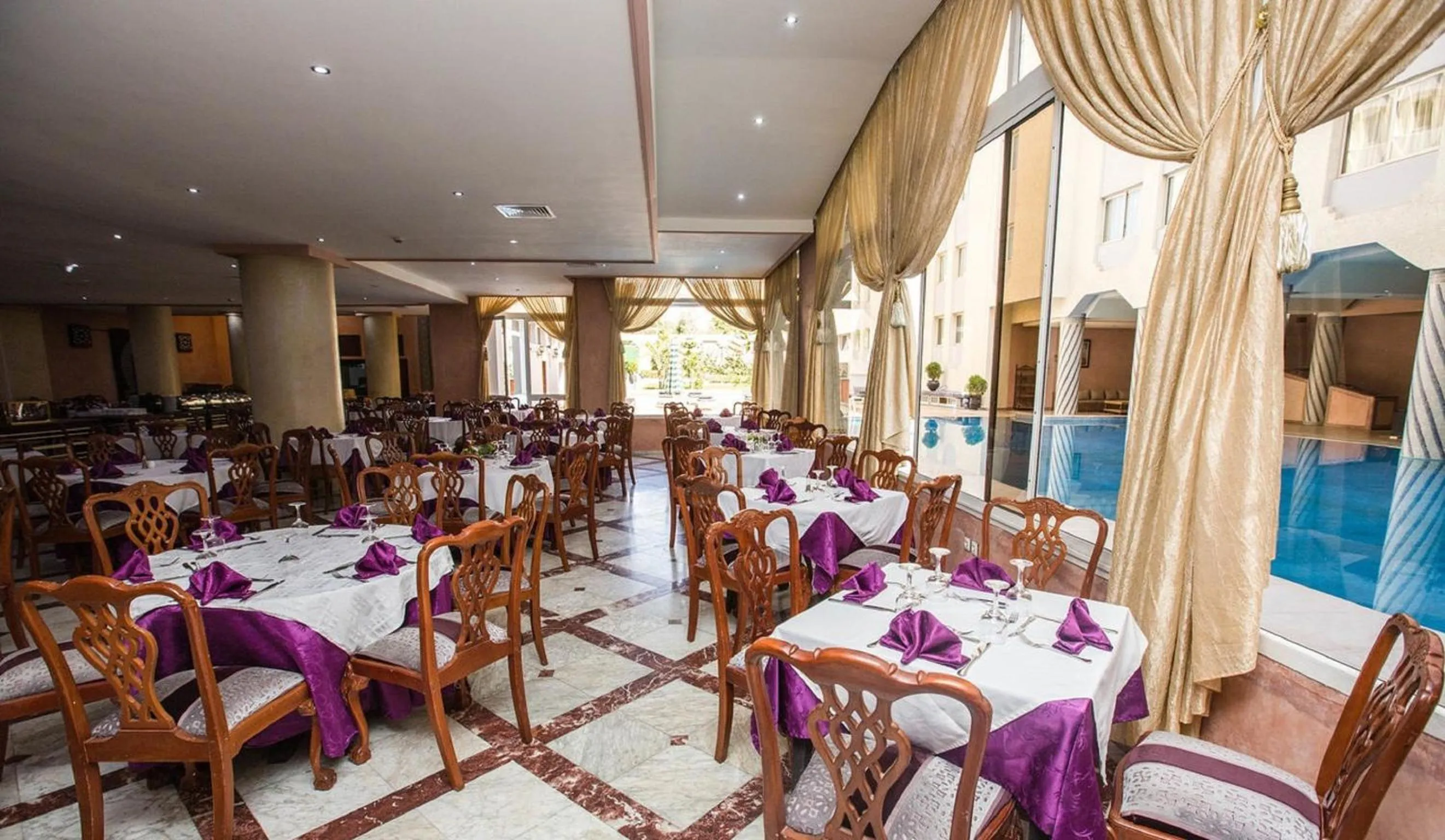 Restaurant/places to eat in Zalagh Parc Palace