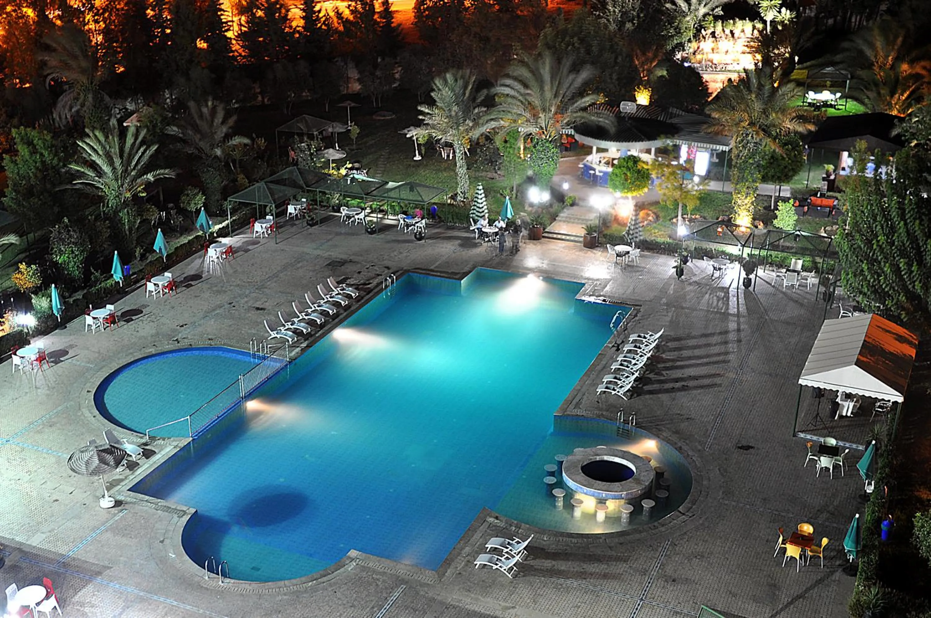BBQ facilities in Zalagh Parc Palace