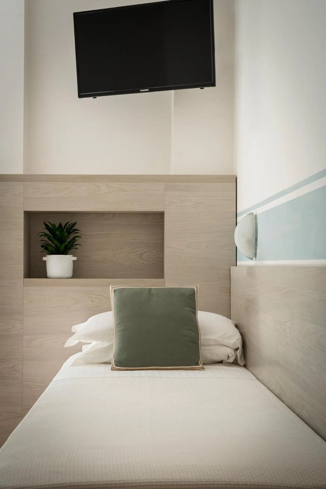 Bed in Hotel Roxy & Beach