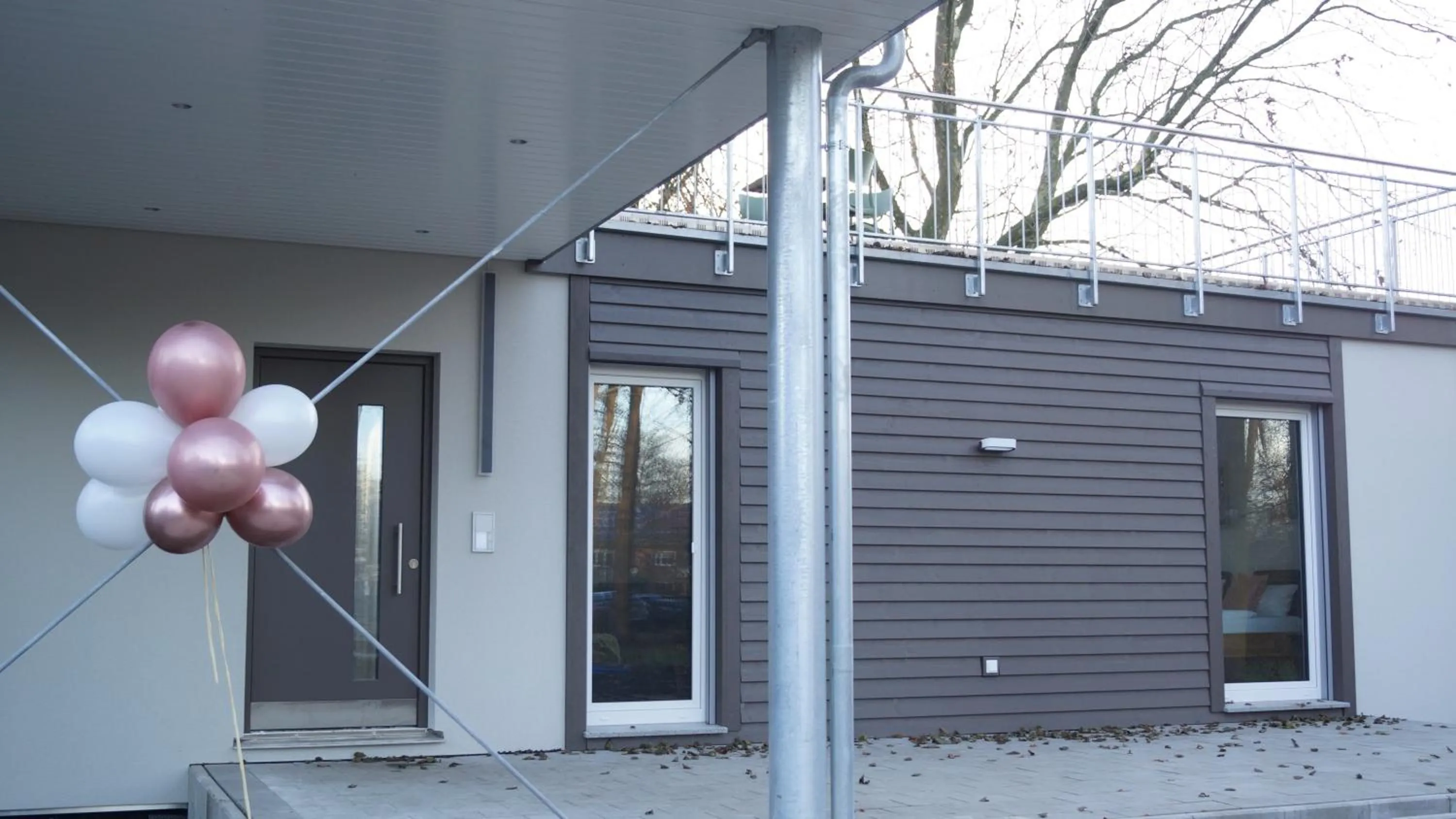 Property building in Haus Biederstaedt & LivJana