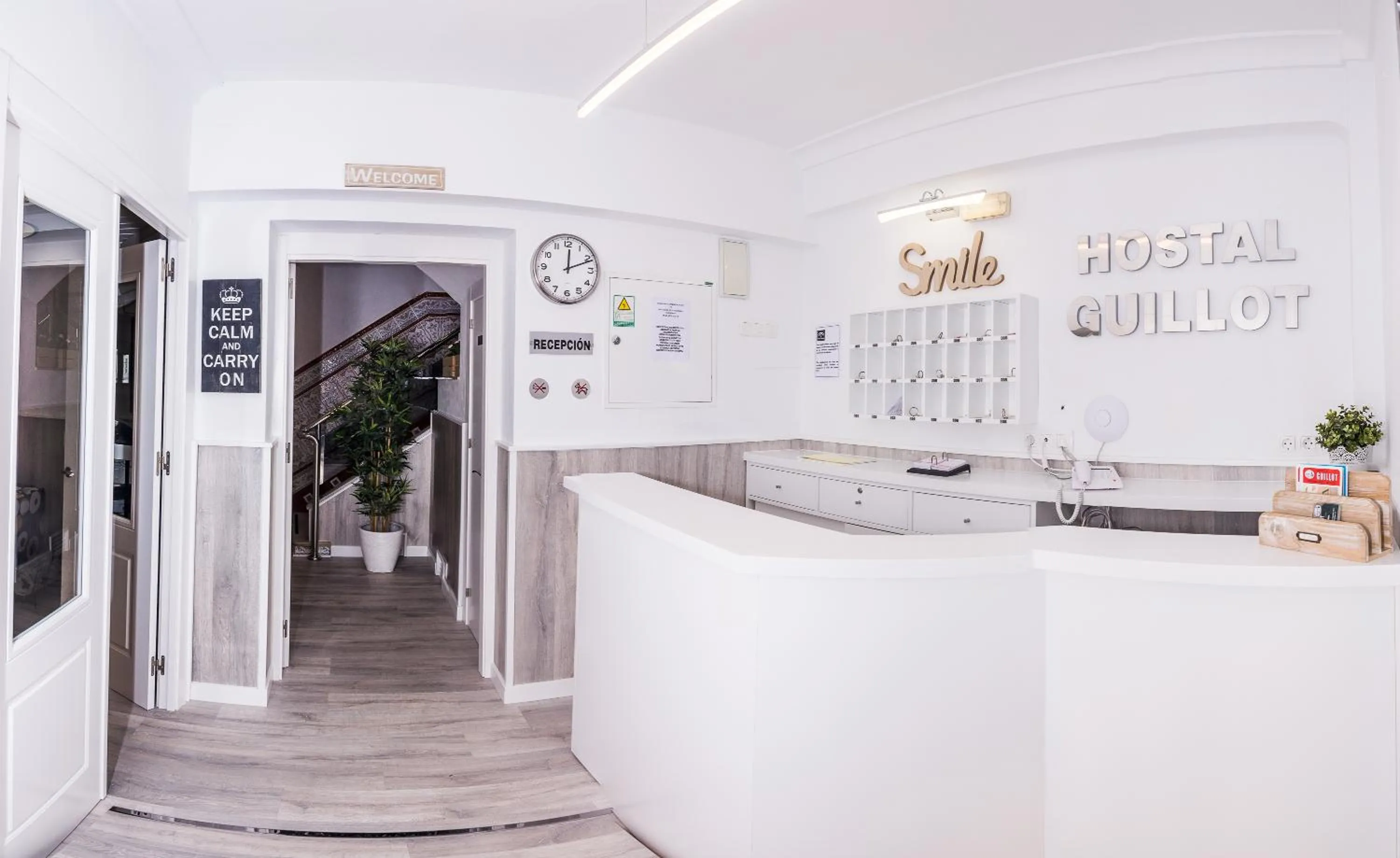 Lobby or reception in Hostal Guillot