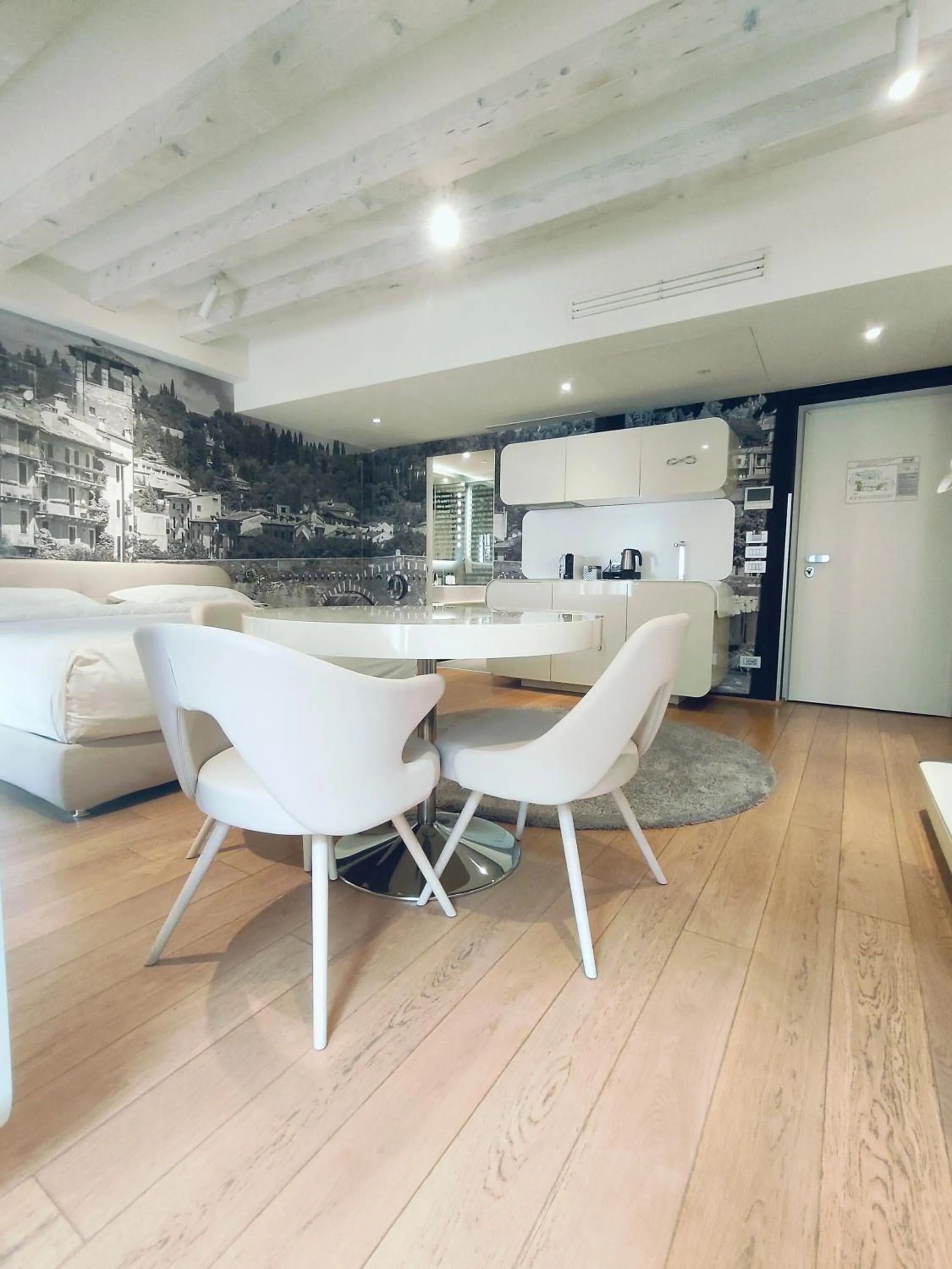 Kitchen or kitchenette in Lords of Verona Luxury Apartments