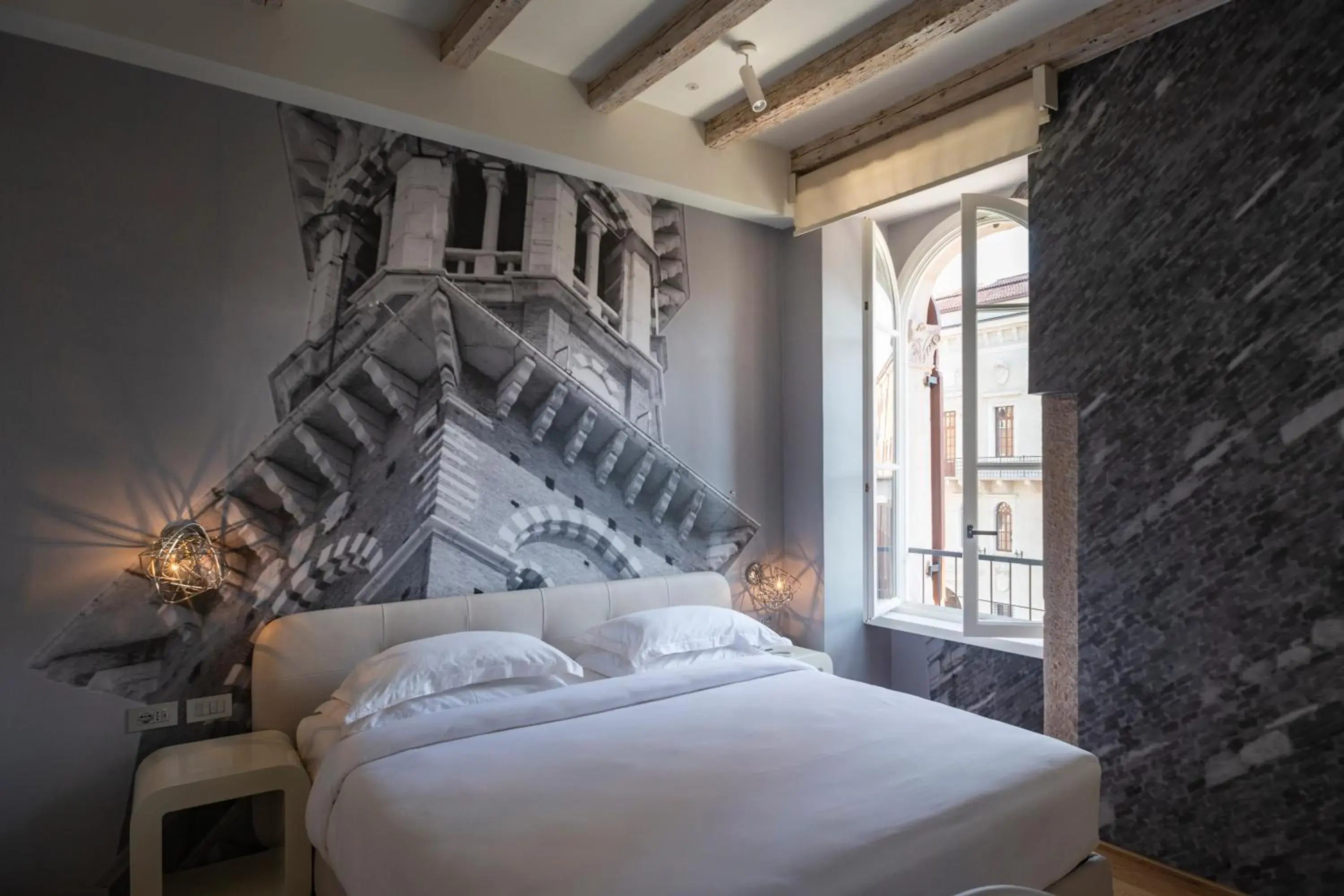 Deluxe One-Bedroom Apartment with View in Lords of Verona Luxury Apartments Deluxe One-Bedroom Apartment with View in Lords of Verona Luxury Apartments