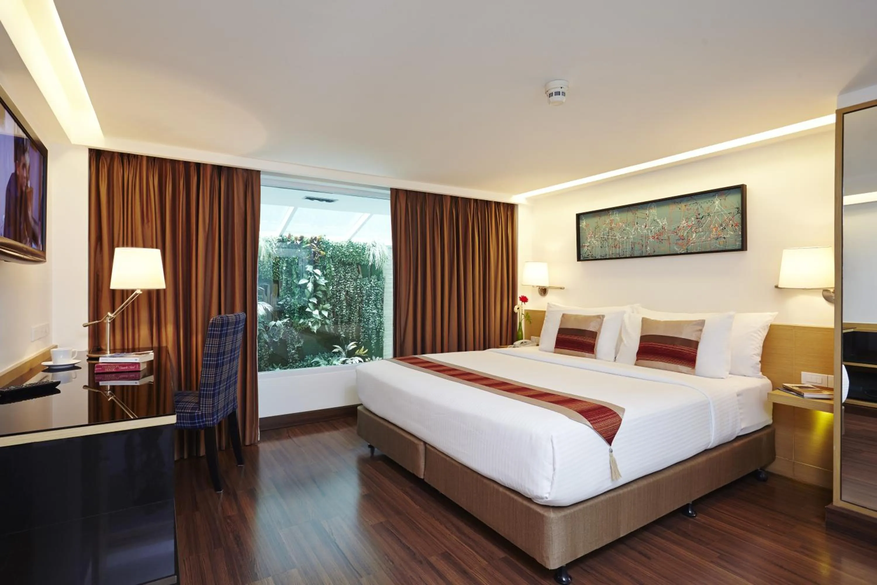 Photo of the whole room, Bed in Citypoint Hotel