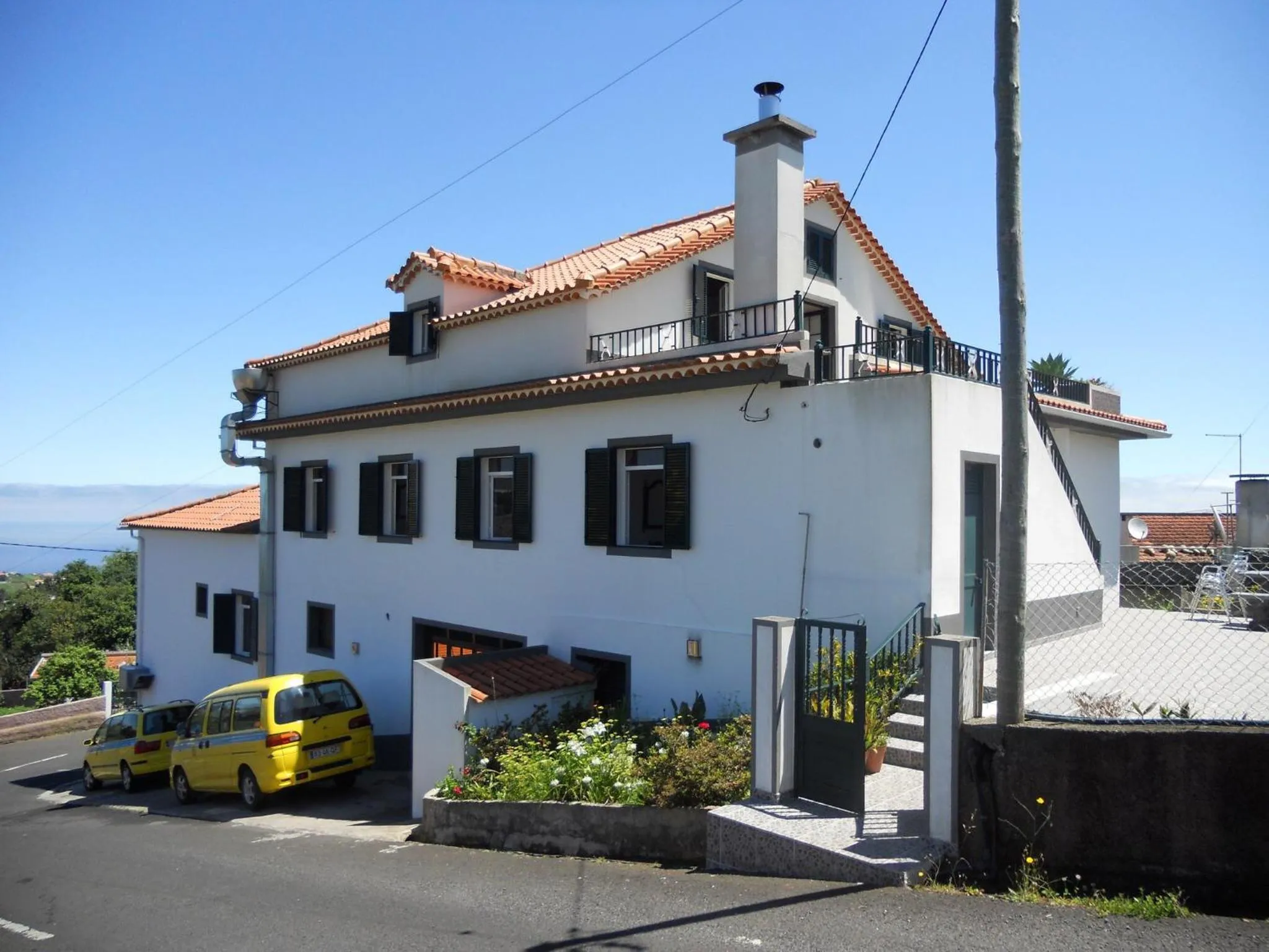 Property building in Casa do Til