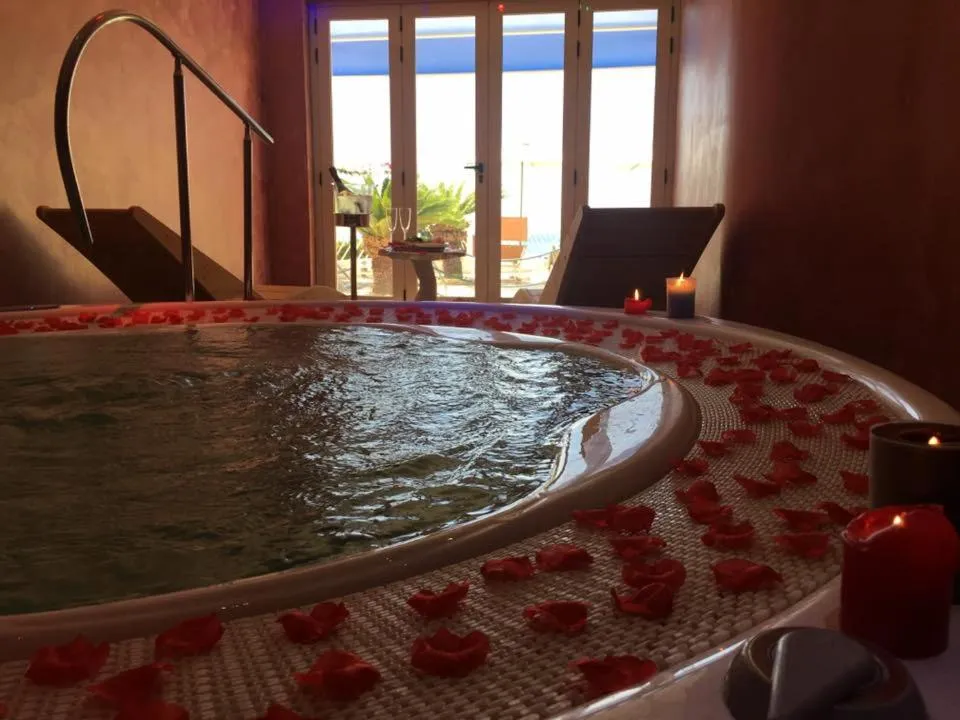 Hot Tub in La Porta del Mare