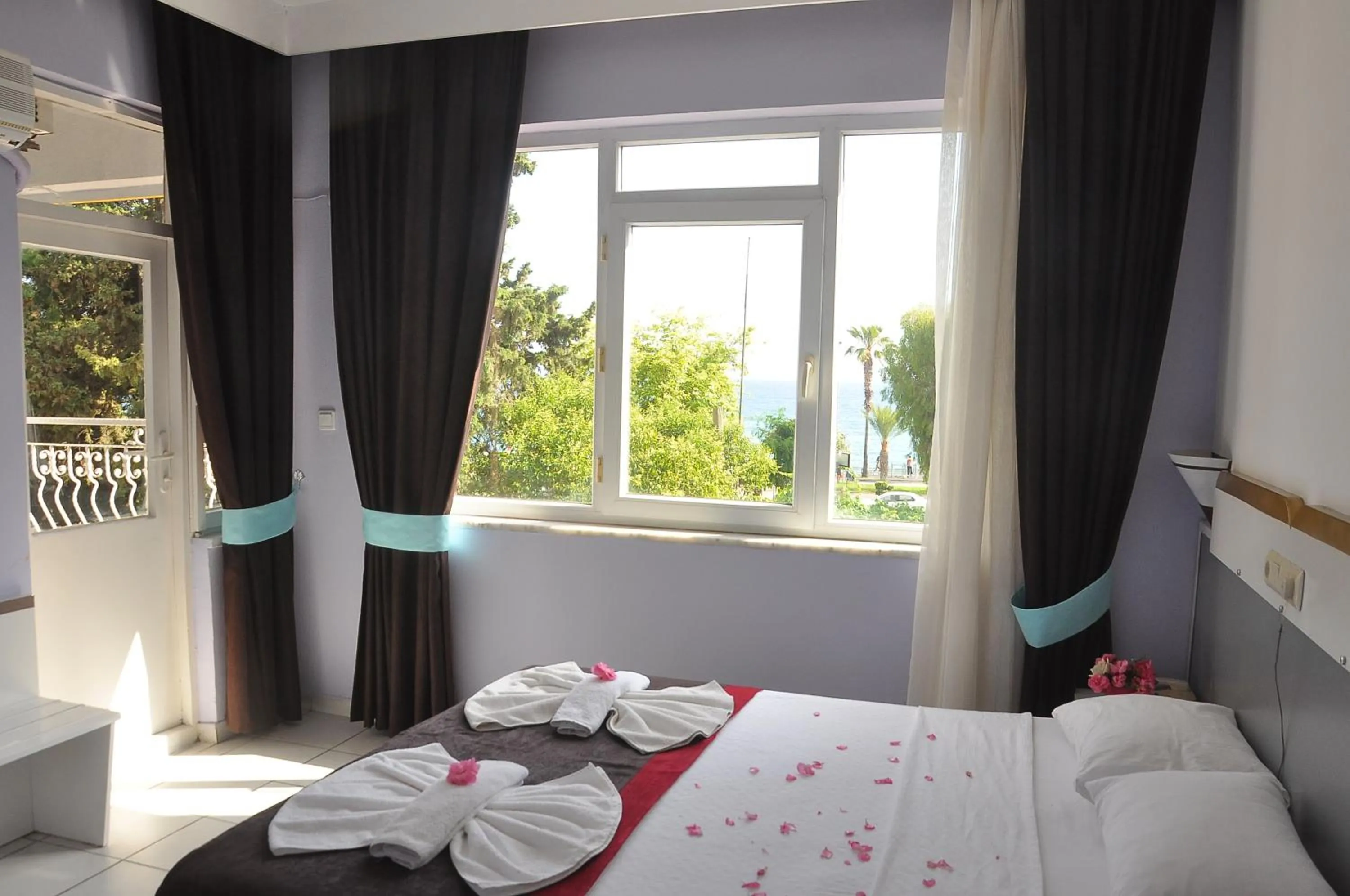 Bed in Resitalya Hotel