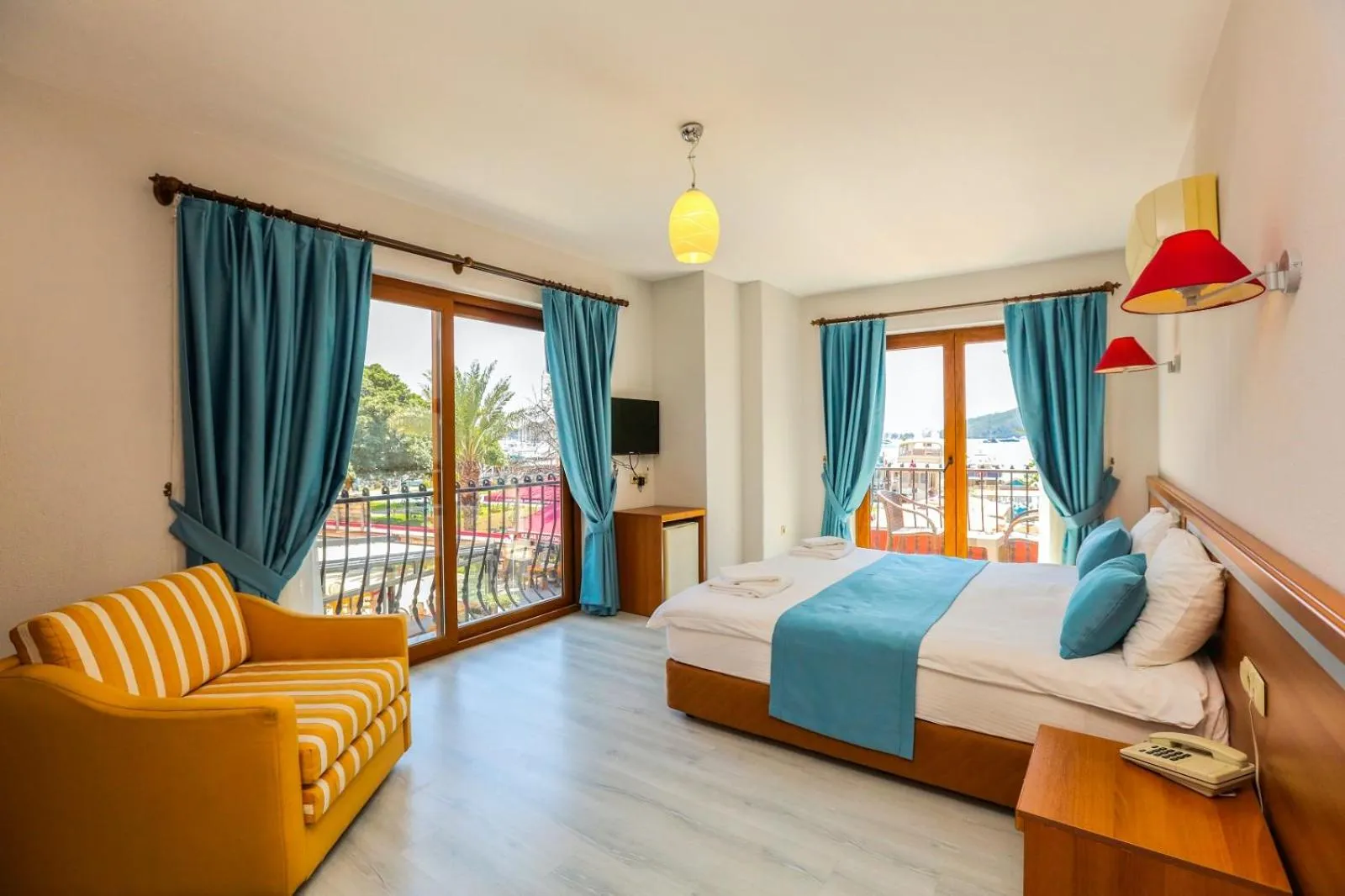 Photo of the whole room in Gocek Unlu Hotel