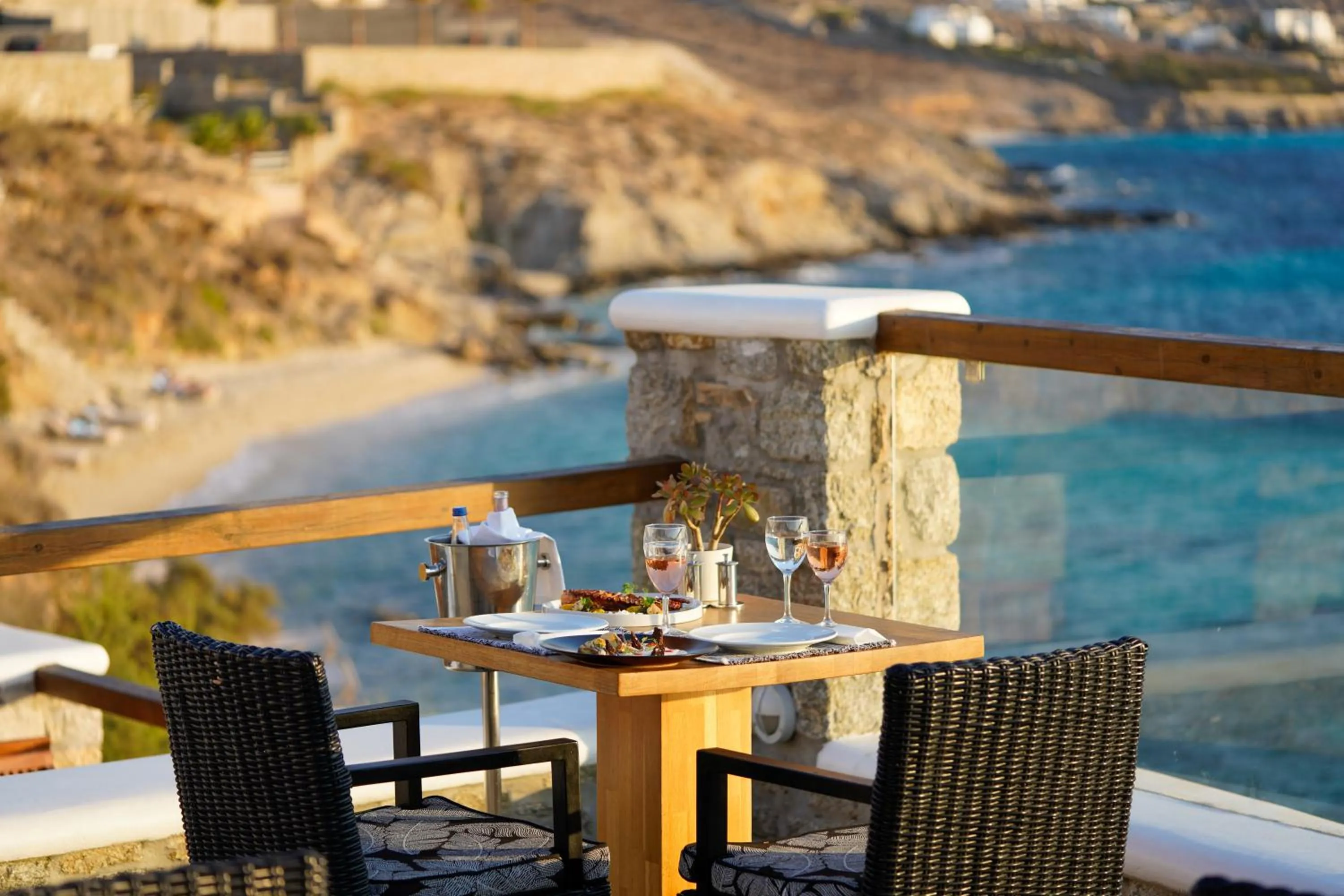 Food and drinks in Saint John Hotel Villas & Spa