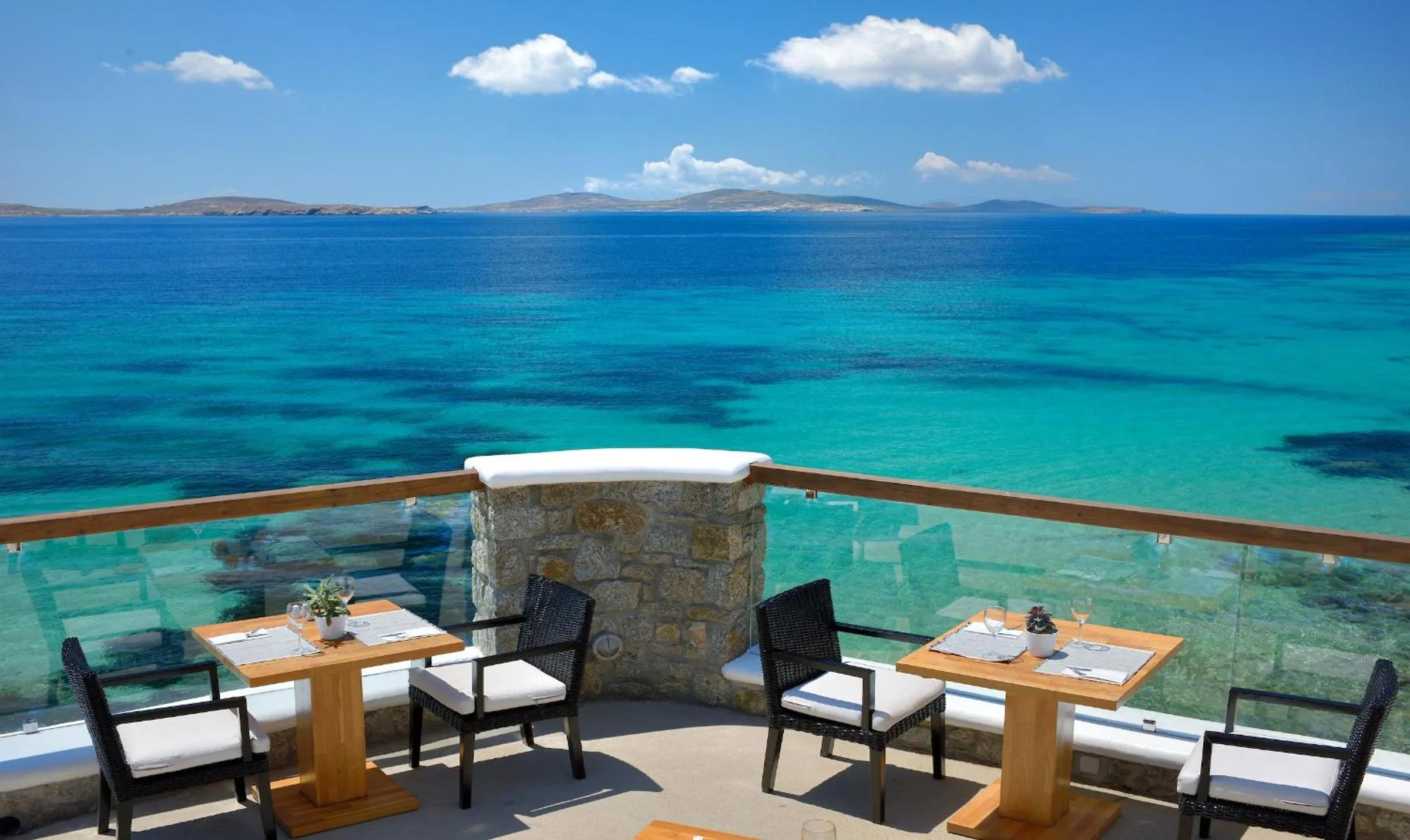 Restaurant/places to eat in Saint John Hotel Villas & Spa