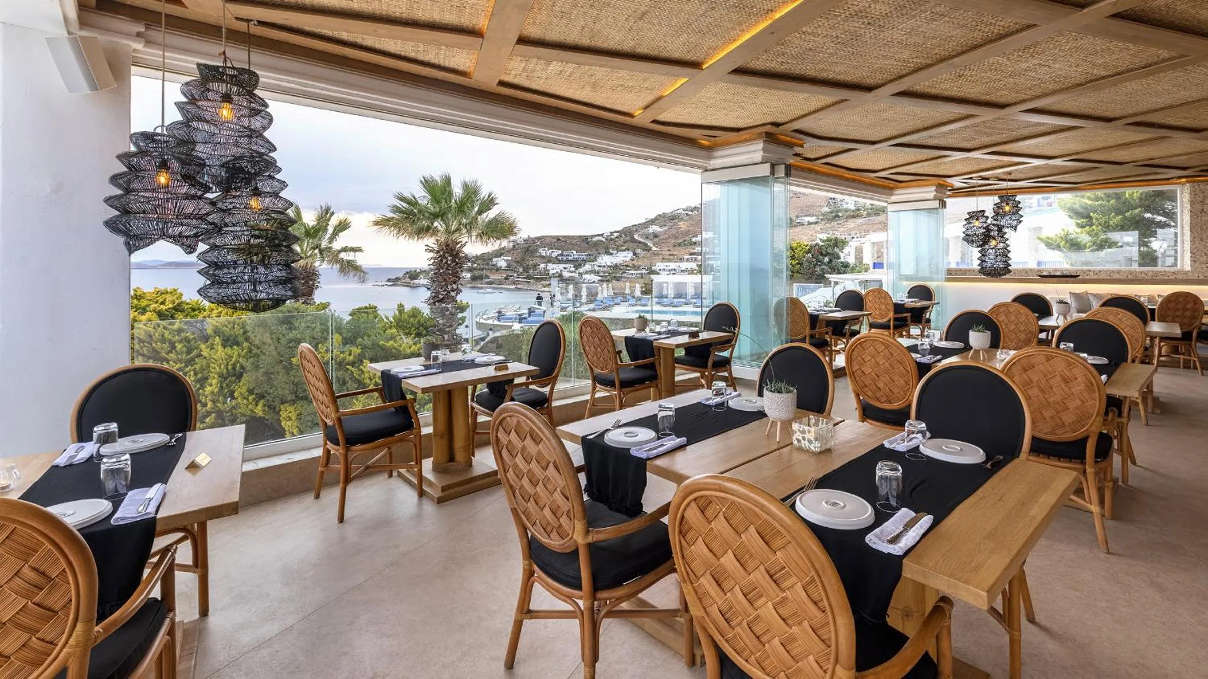 Restaurant/places to eat in Saint John Hotel Villas & Spa