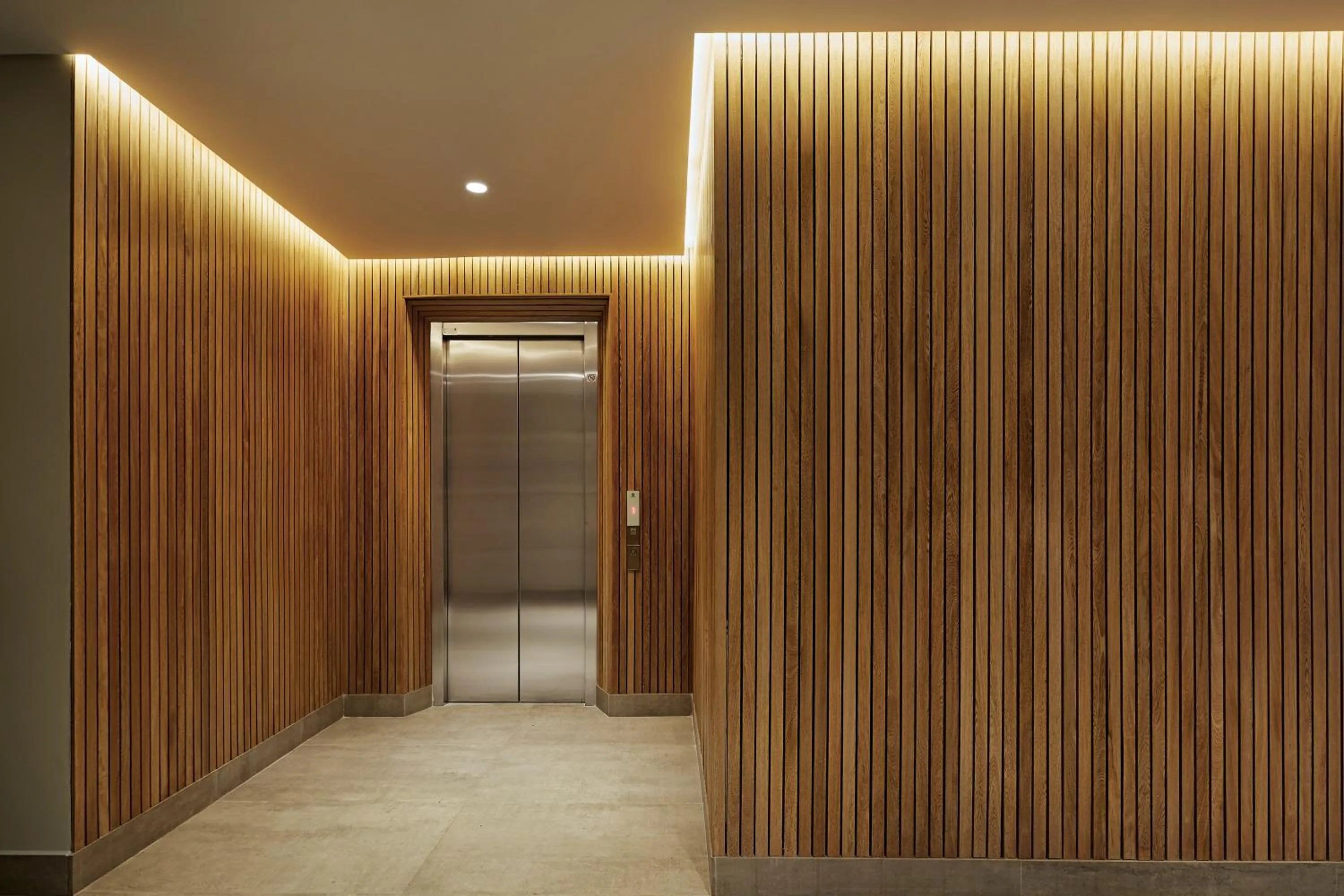 Area and facilities in 14 Urban Hotel