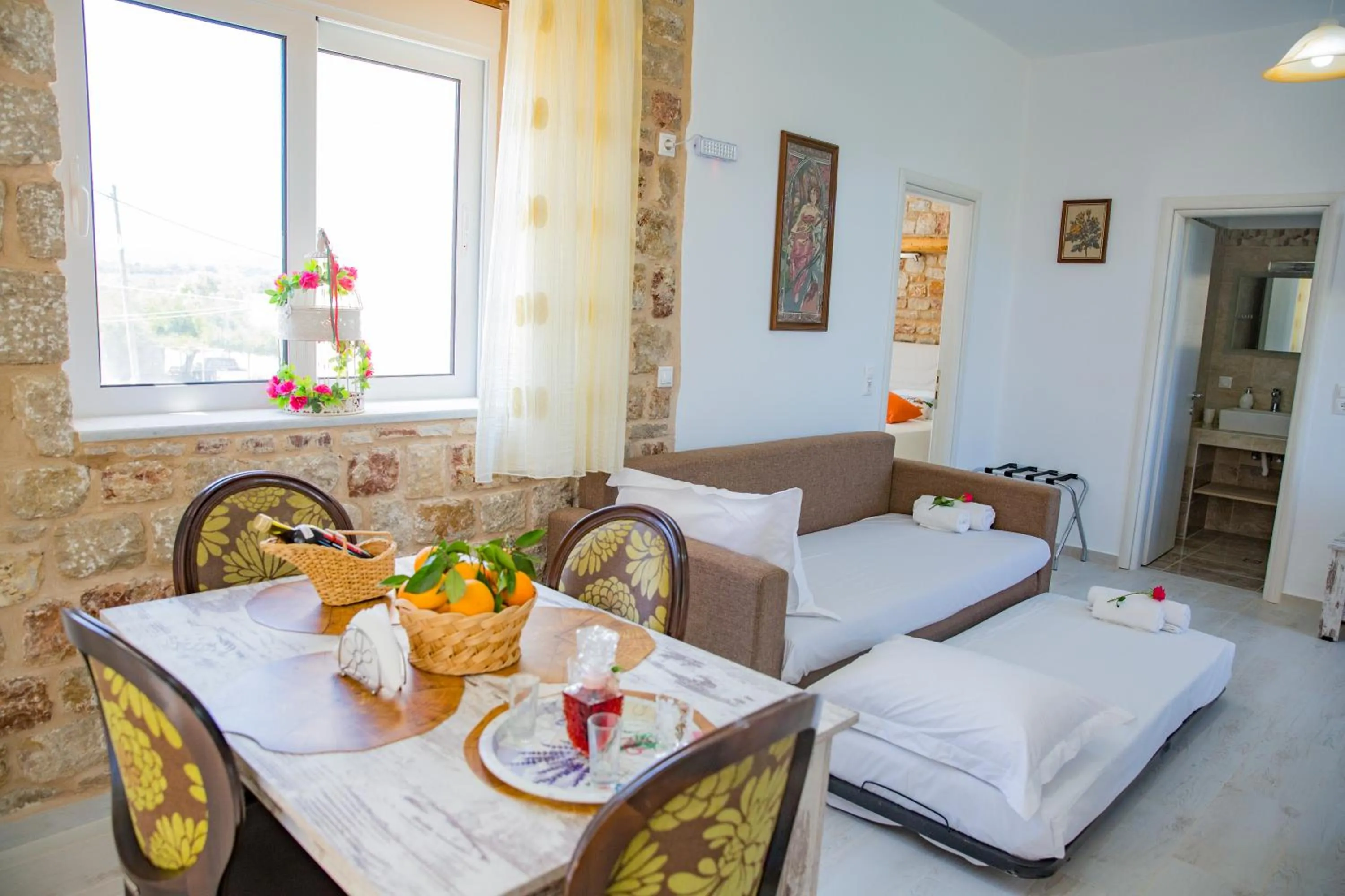 TV and multimedia, Bed in Haraki Stone Apartments