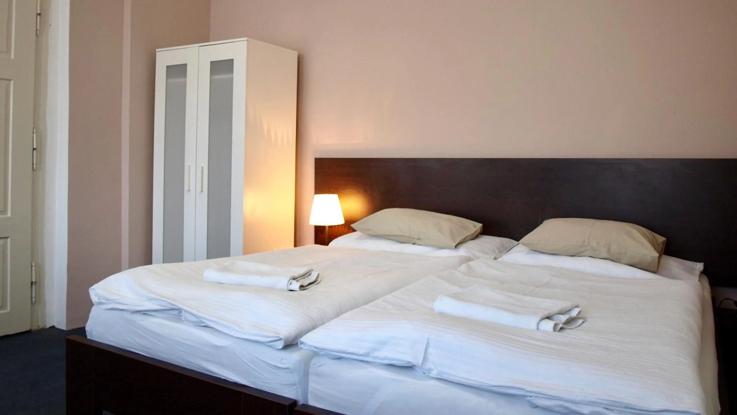 Photo of the whole room, Bed in Pension Village