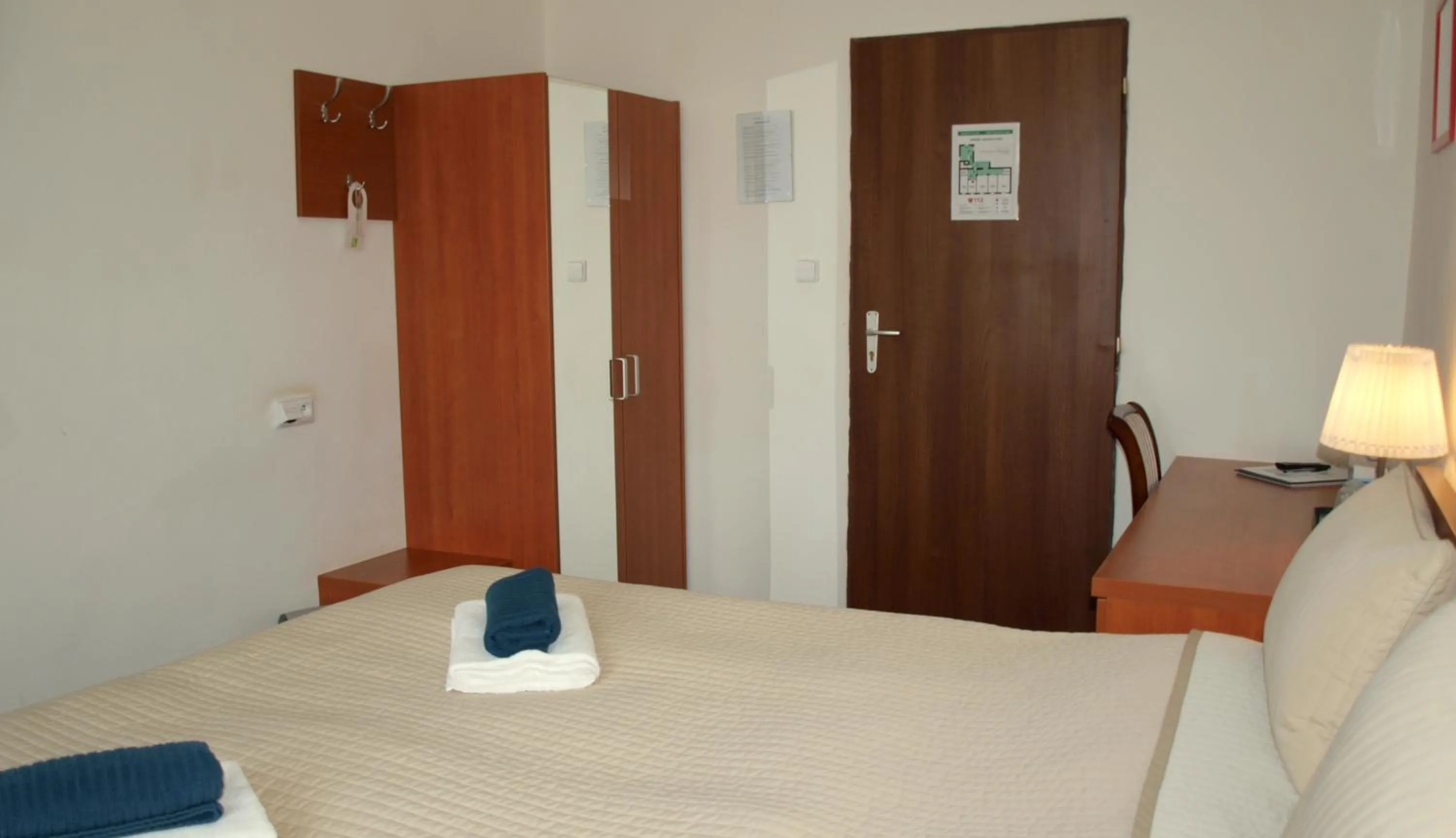 Photo of the whole room, Bed in Pension Village