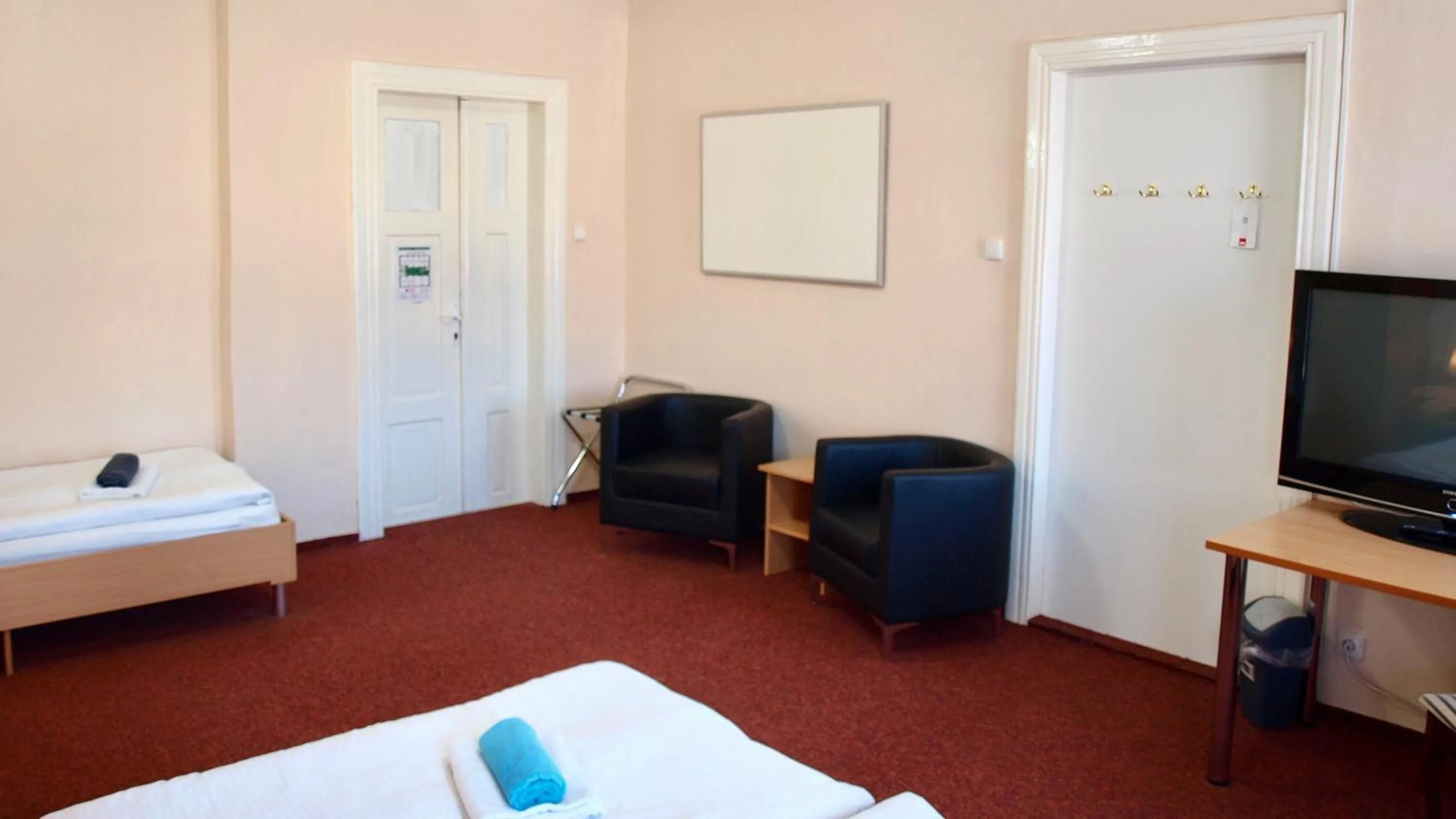 Photo of the whole room, Bed in Pension Village