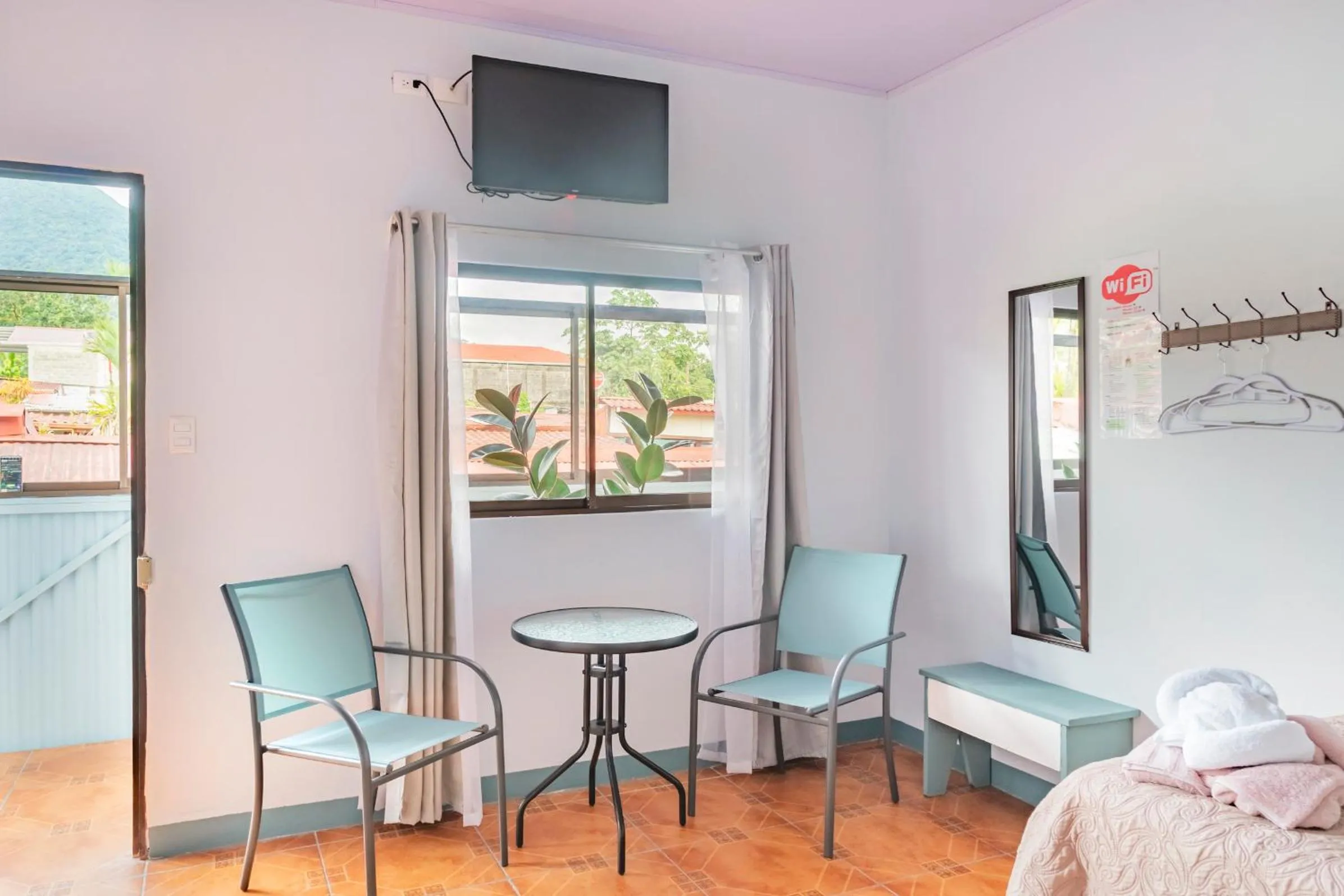 Red Frog Rooms
