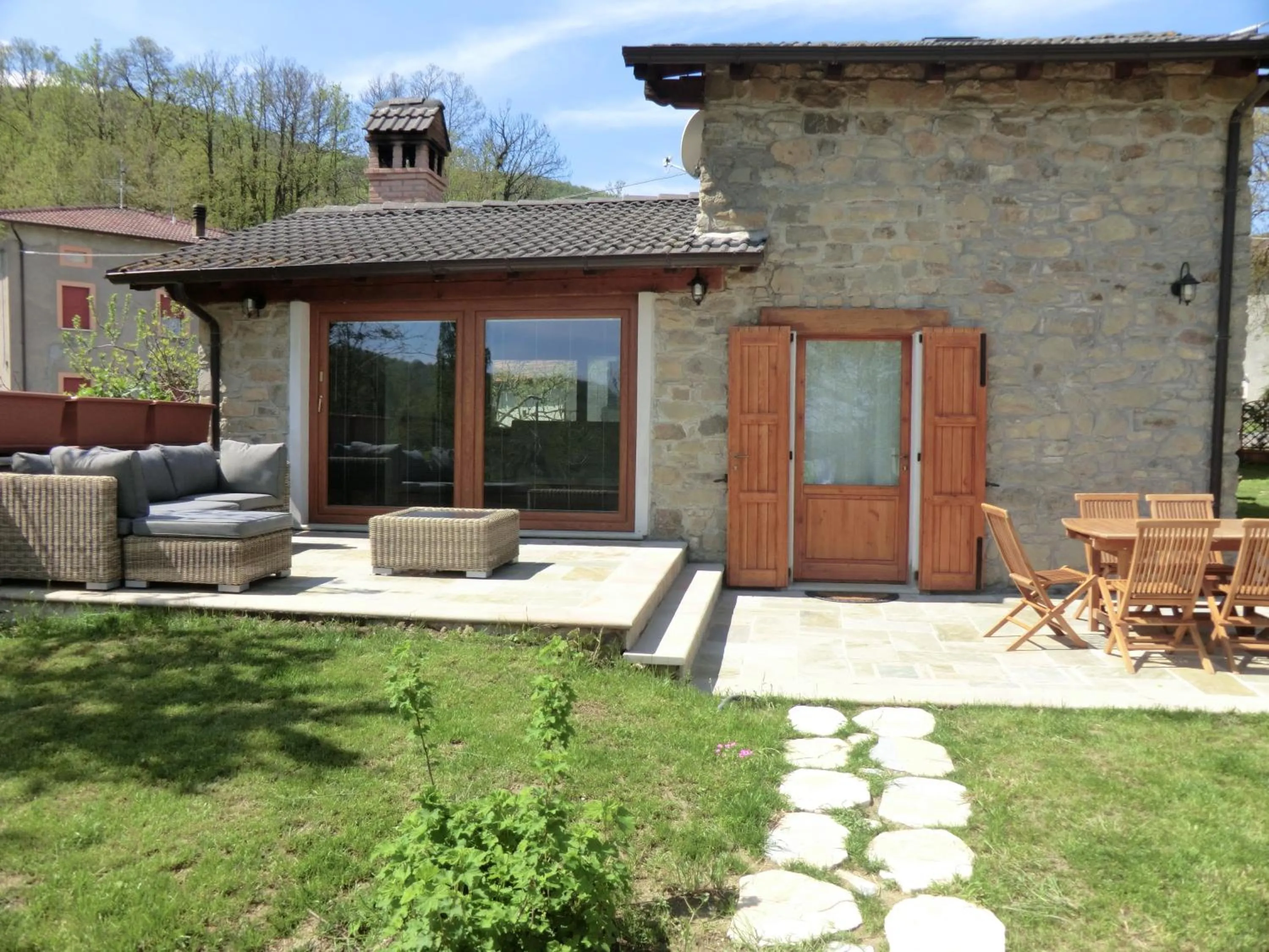 Facade/entrance in B&B Le Peschiere