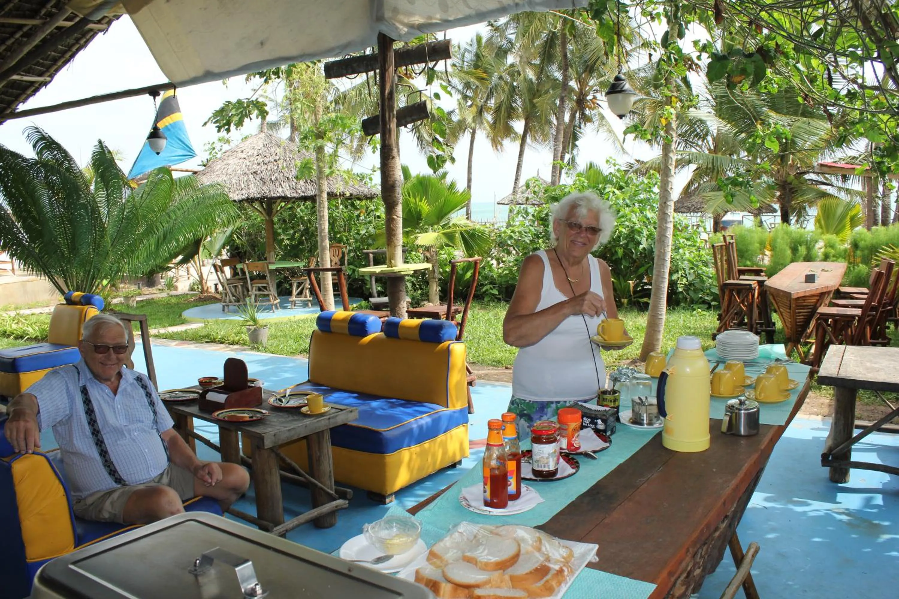 People in Villa Dahl Beach Resort