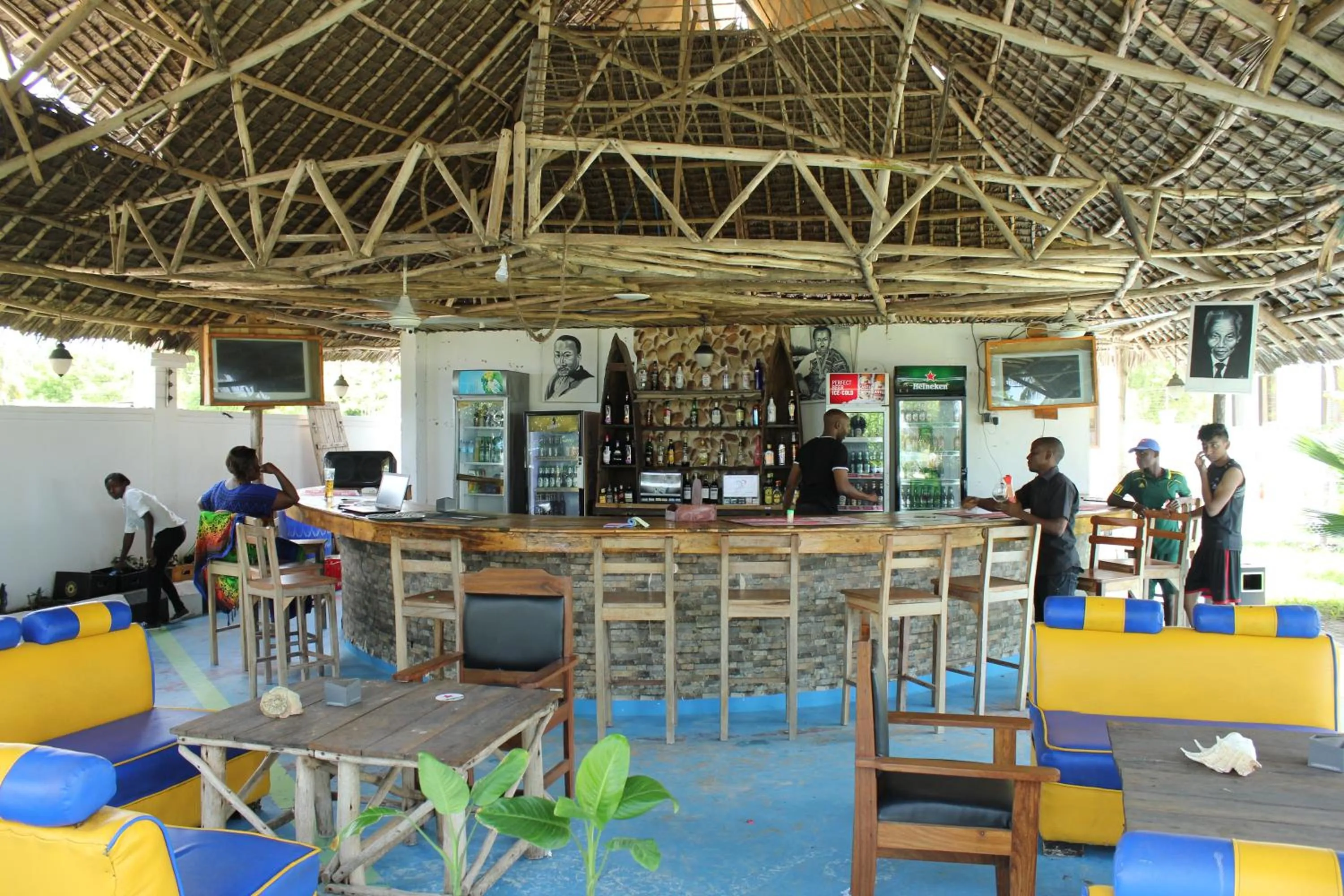 People in Villa Dahl Beach Resort