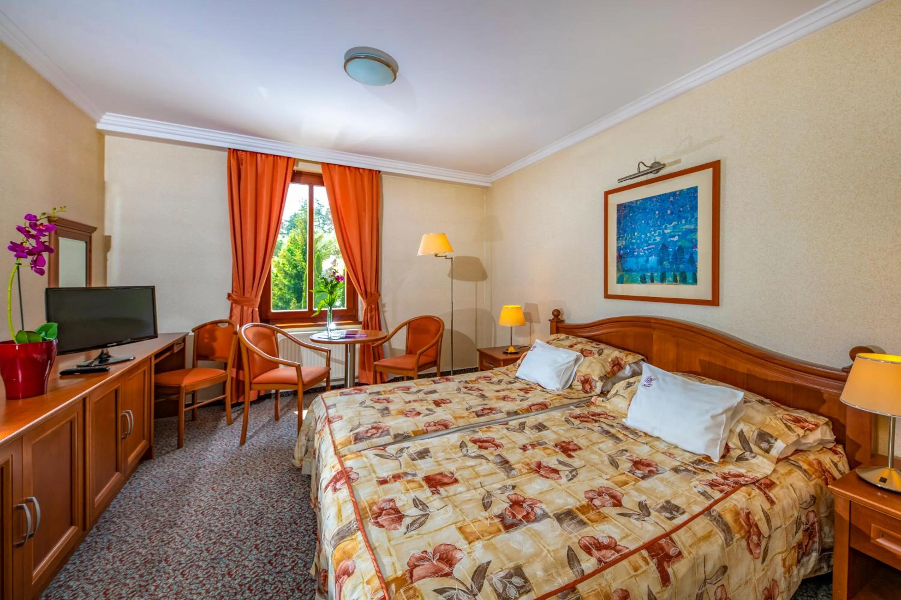 Photo of the whole room, Bed in Betekints Wellness Hotel