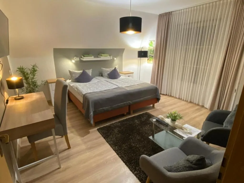 Bedroom, Bed in Wilsmann Apartmentvermietung