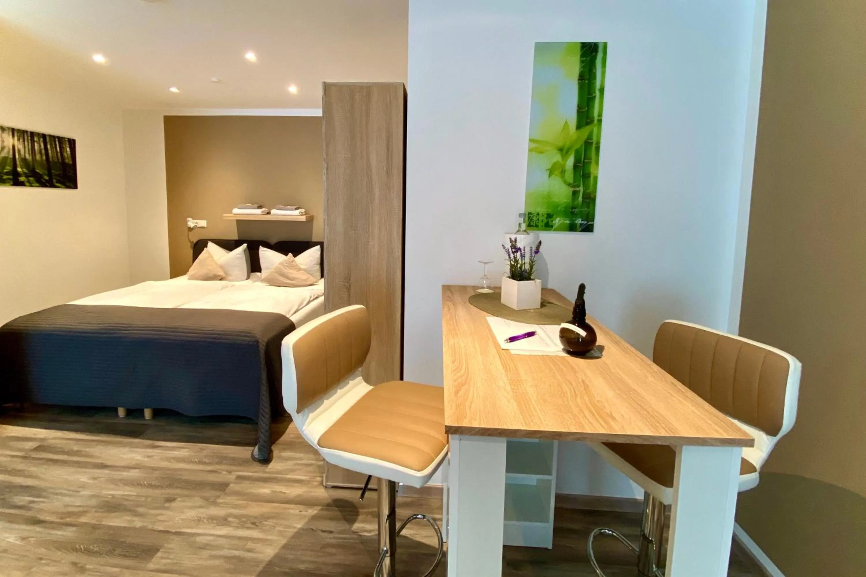 Photo of the whole room, Bed in Wilsmann Apartmentvermietung