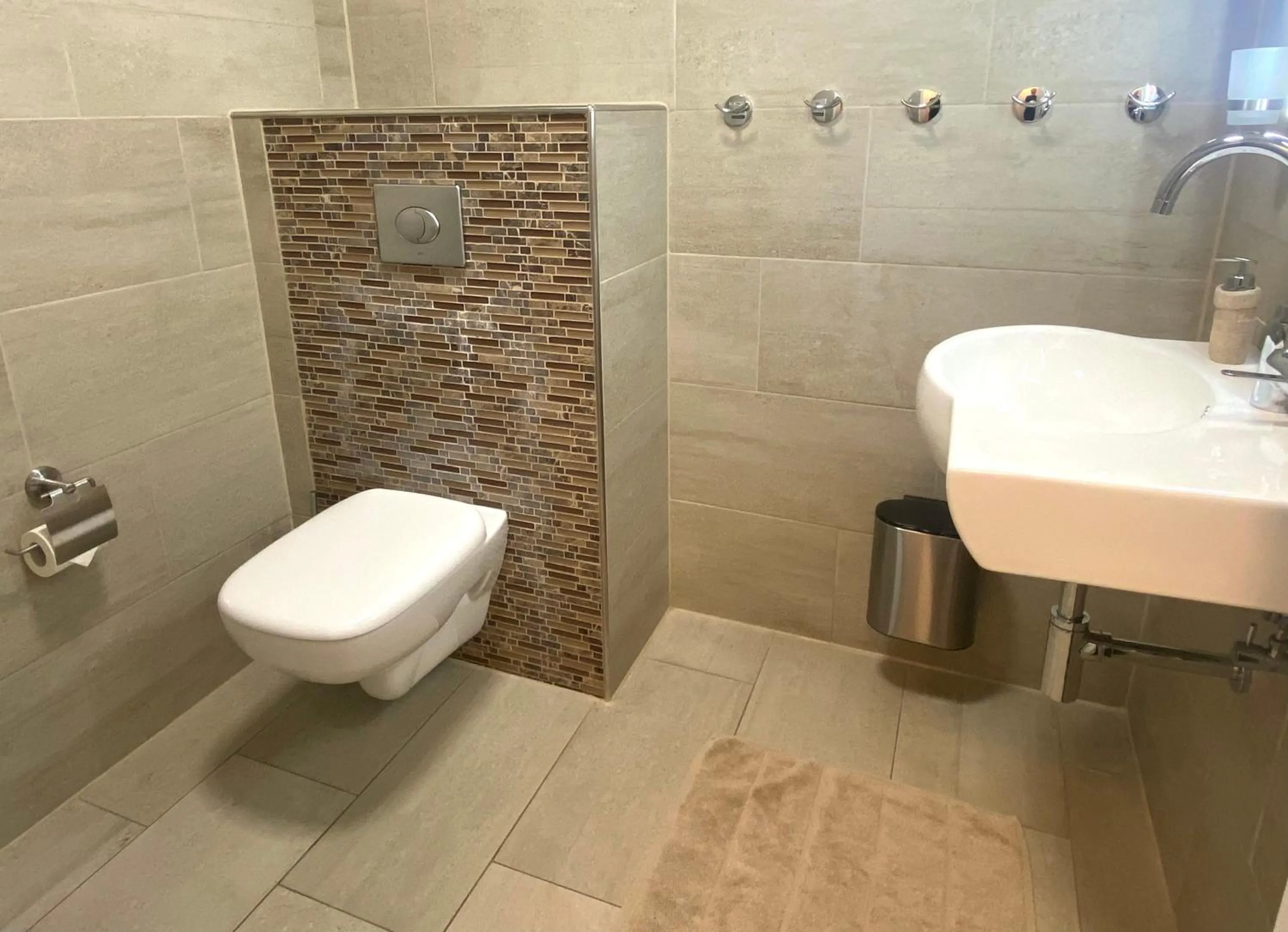 Toilet in Wilsmann Apartmentvermietung