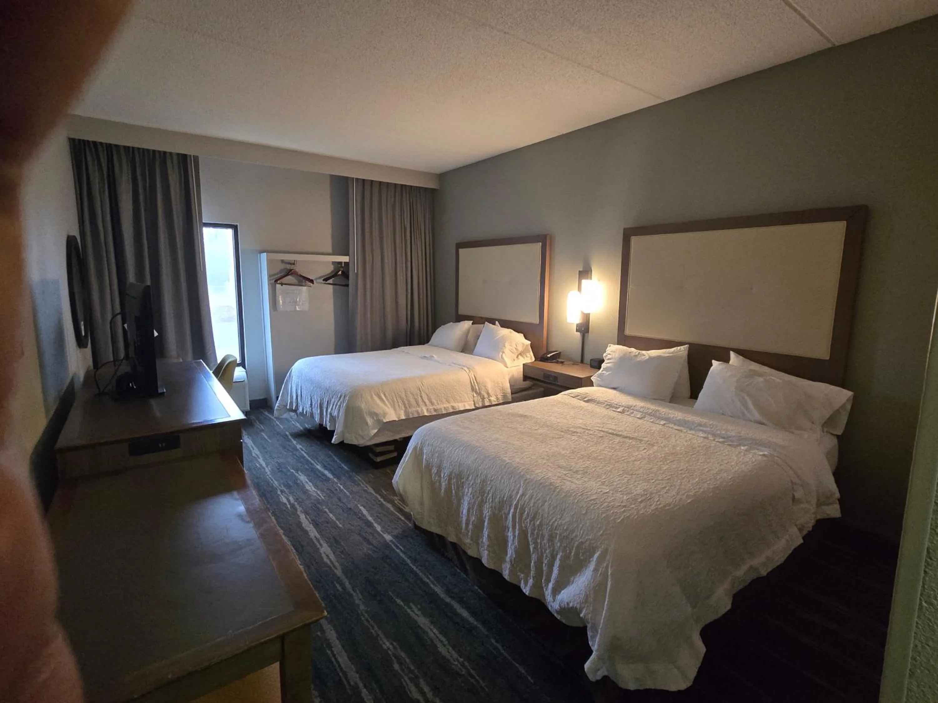 Bed in Hampton Inn Commerce