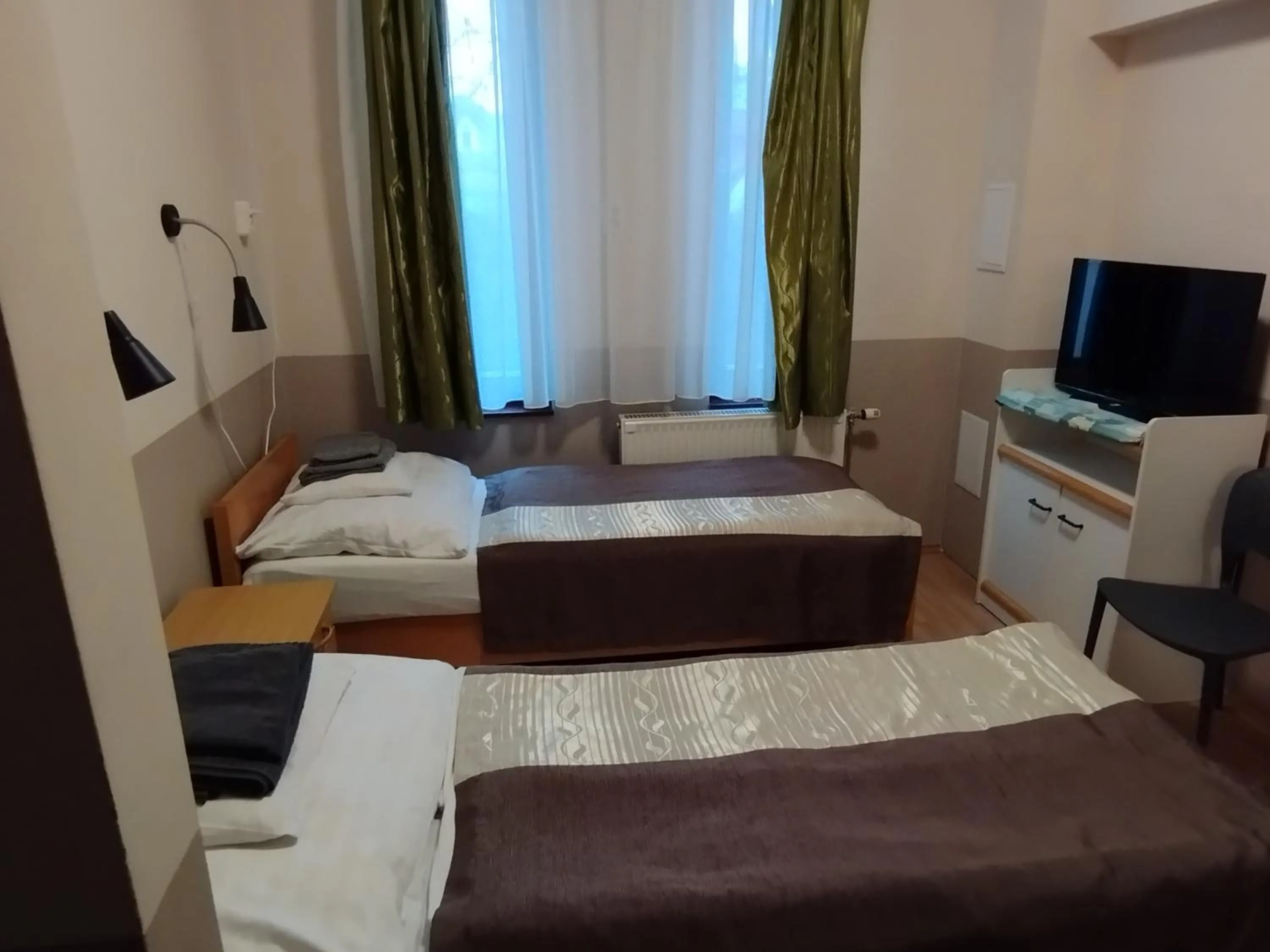 Bed in Gyarmati Panzió & Étterem