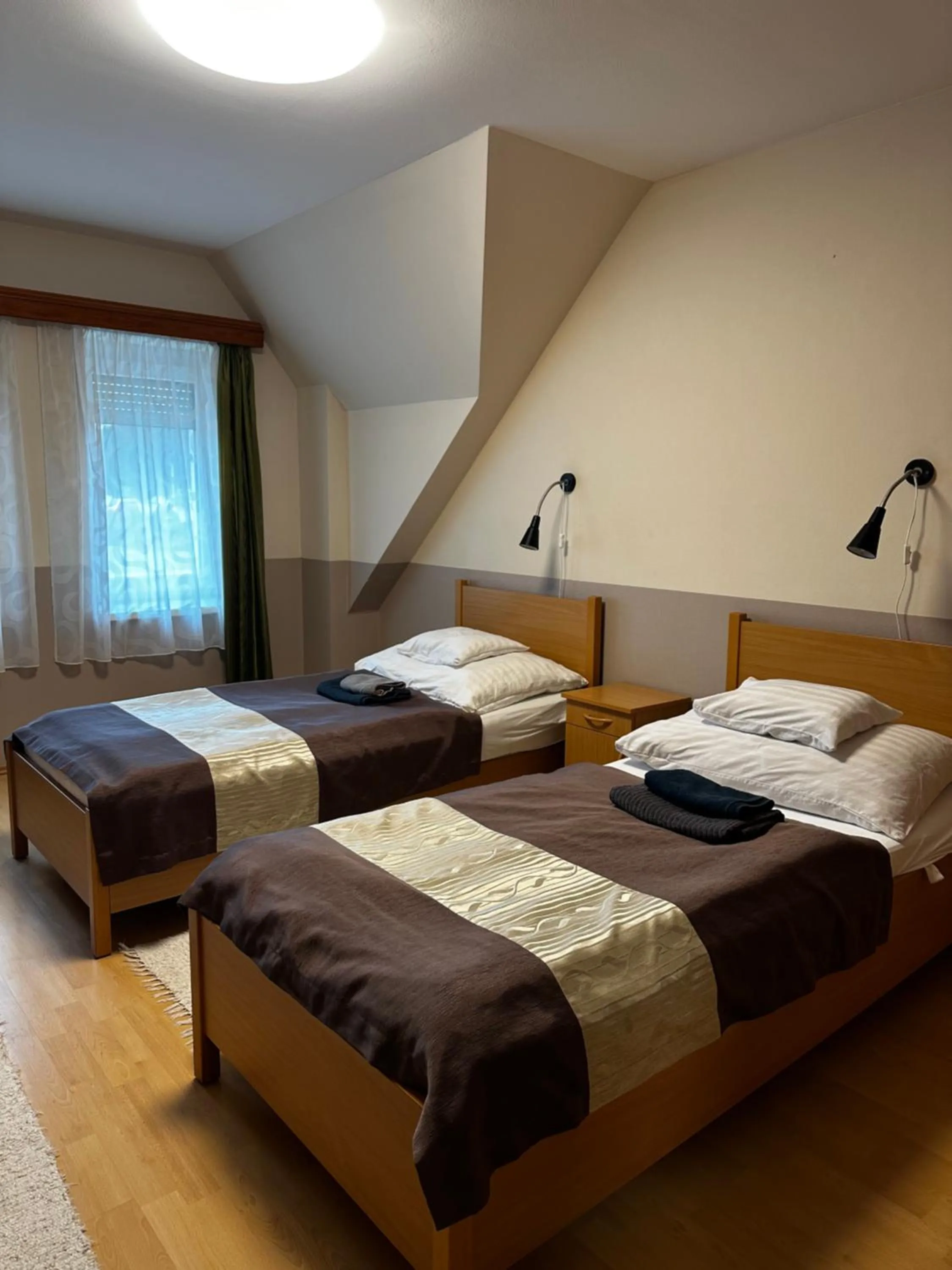 Bed in Gyarmati Panzió & Étterem