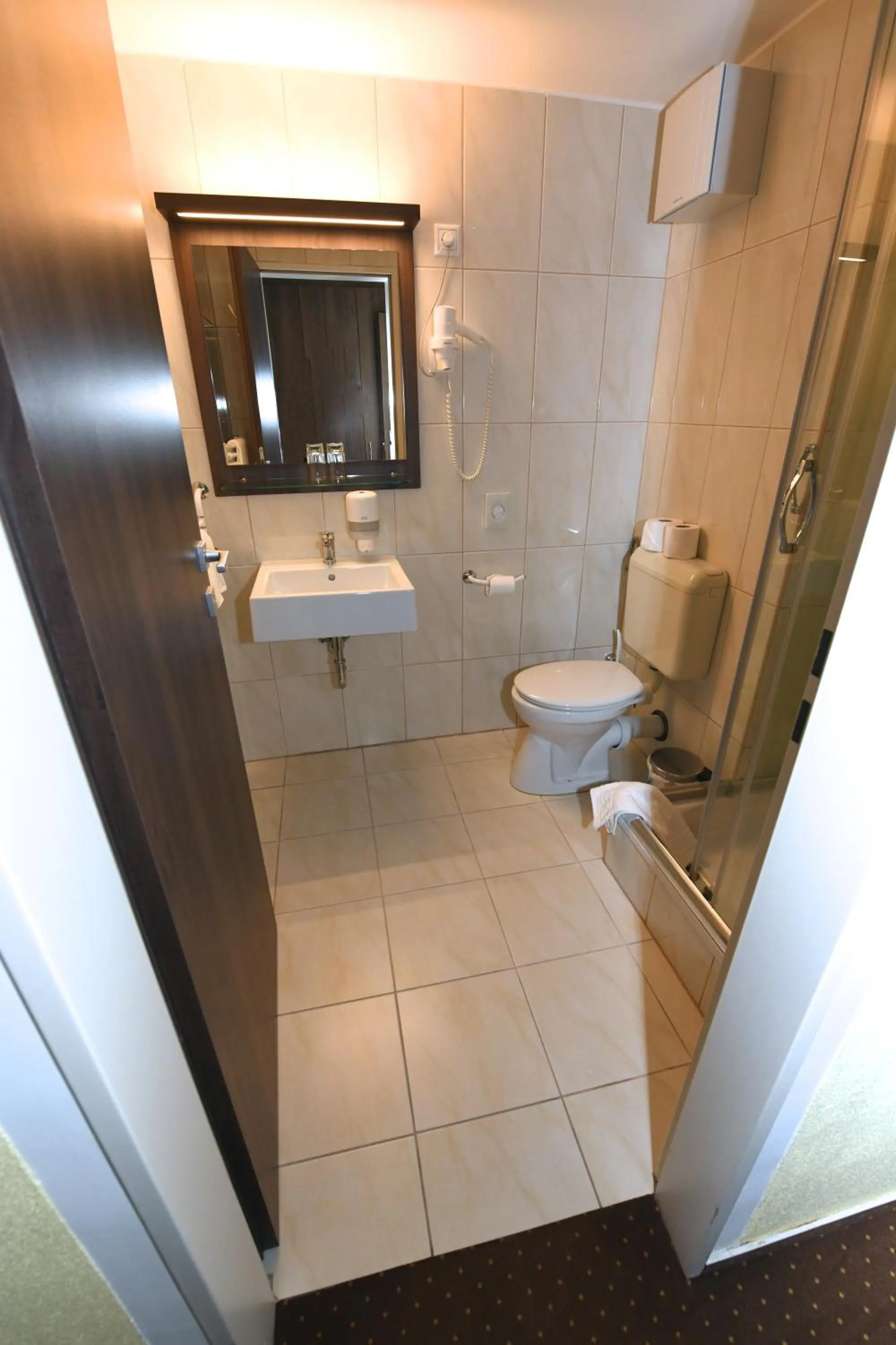 Jade Hotel-Ezüsthíd Hotel