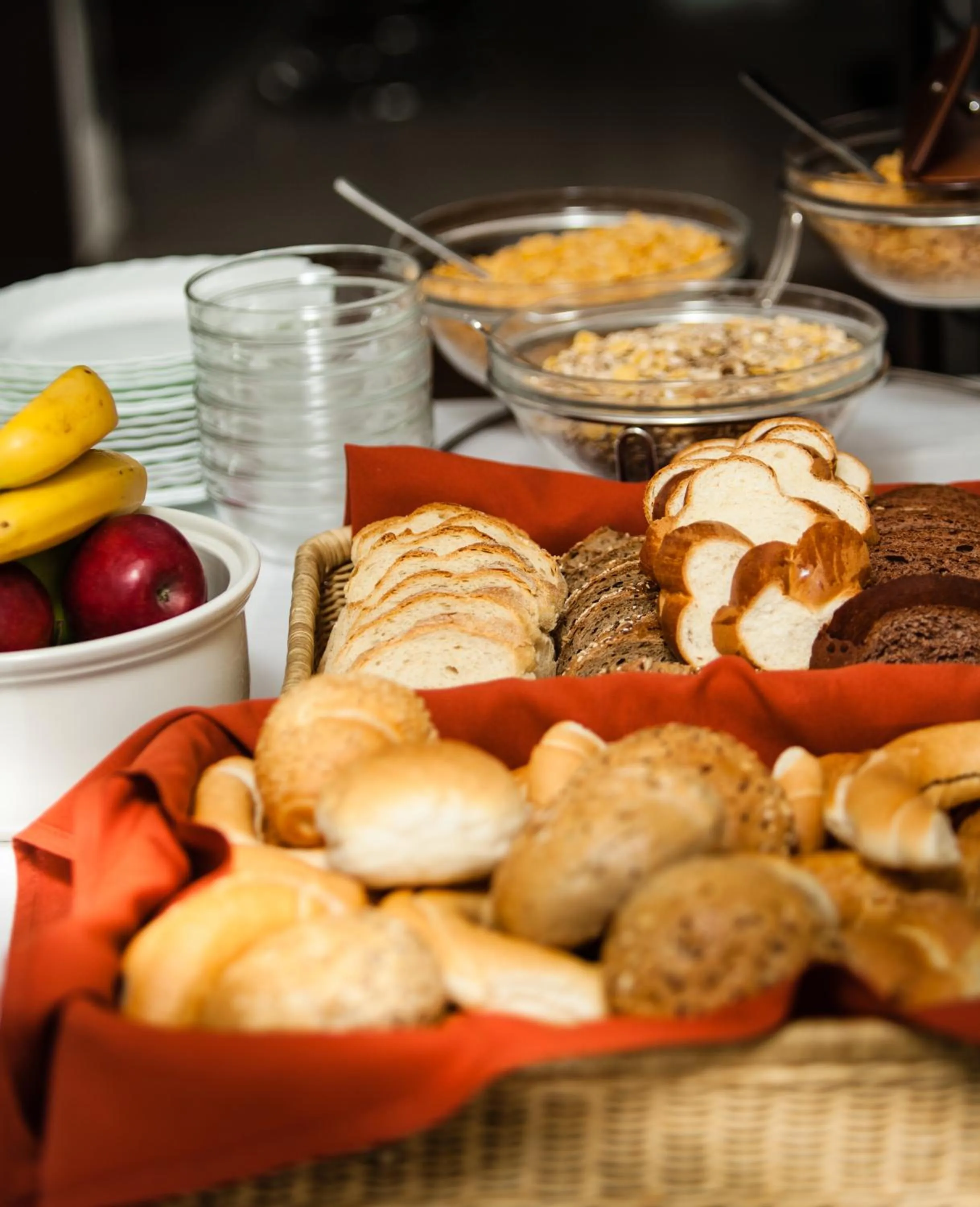 Breakfast in Jade Hotel-Ezüsthíd Hotel