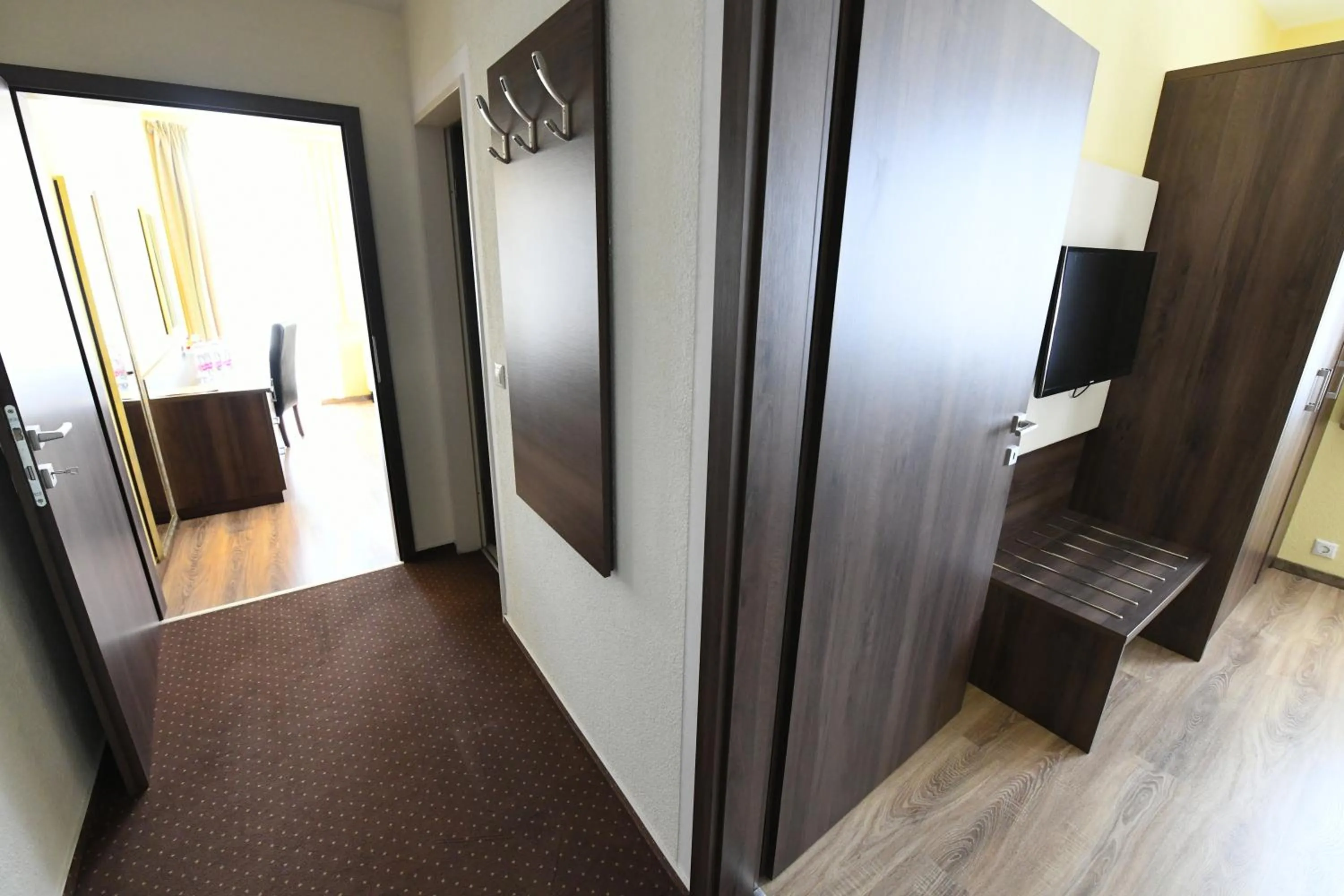 Jade Hotel-Ezüsthíd Hotel