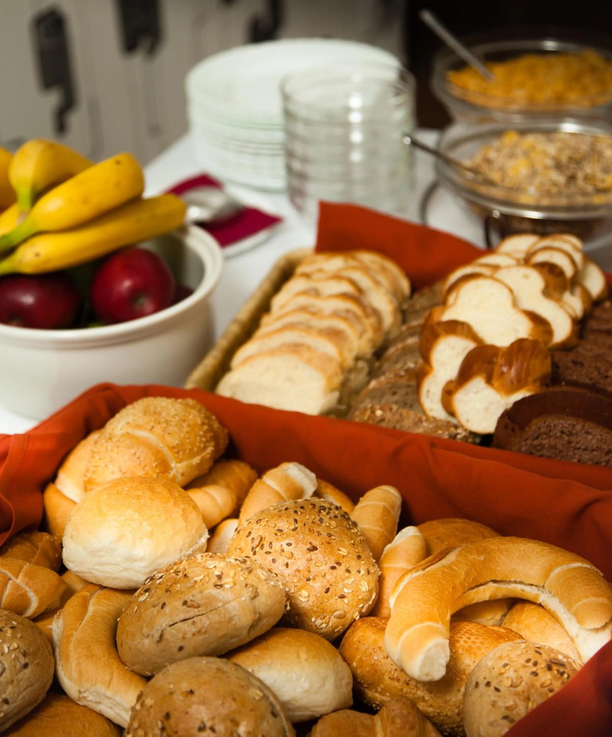 Breakfast in Jade Hotel-Ezüsthíd Hotel