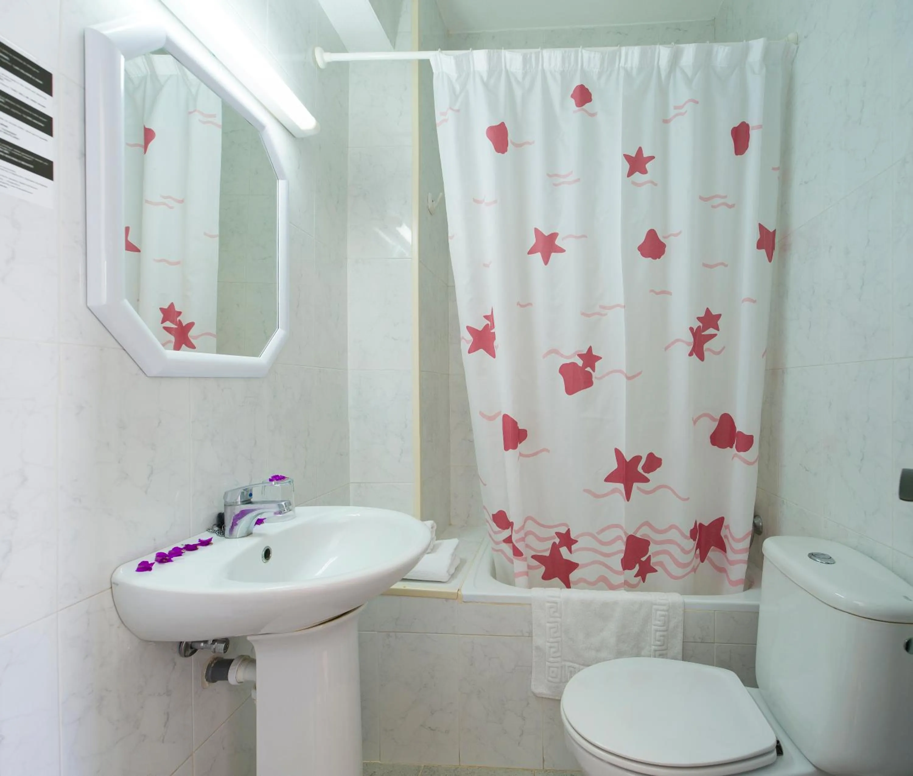 Bathroom in Hotel Anibal - AB Group