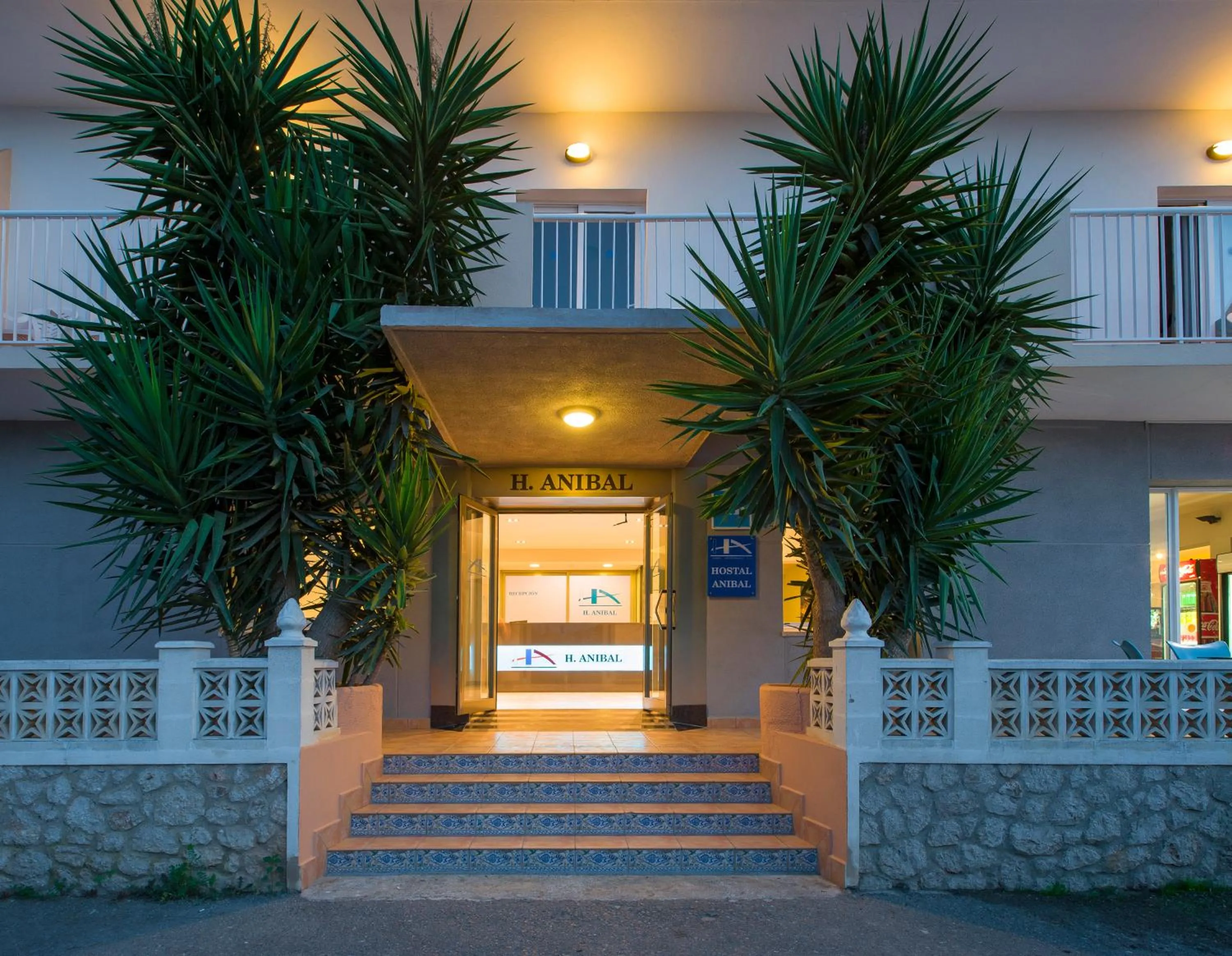 Facade/entrance in Hotel Anibal - AB Group