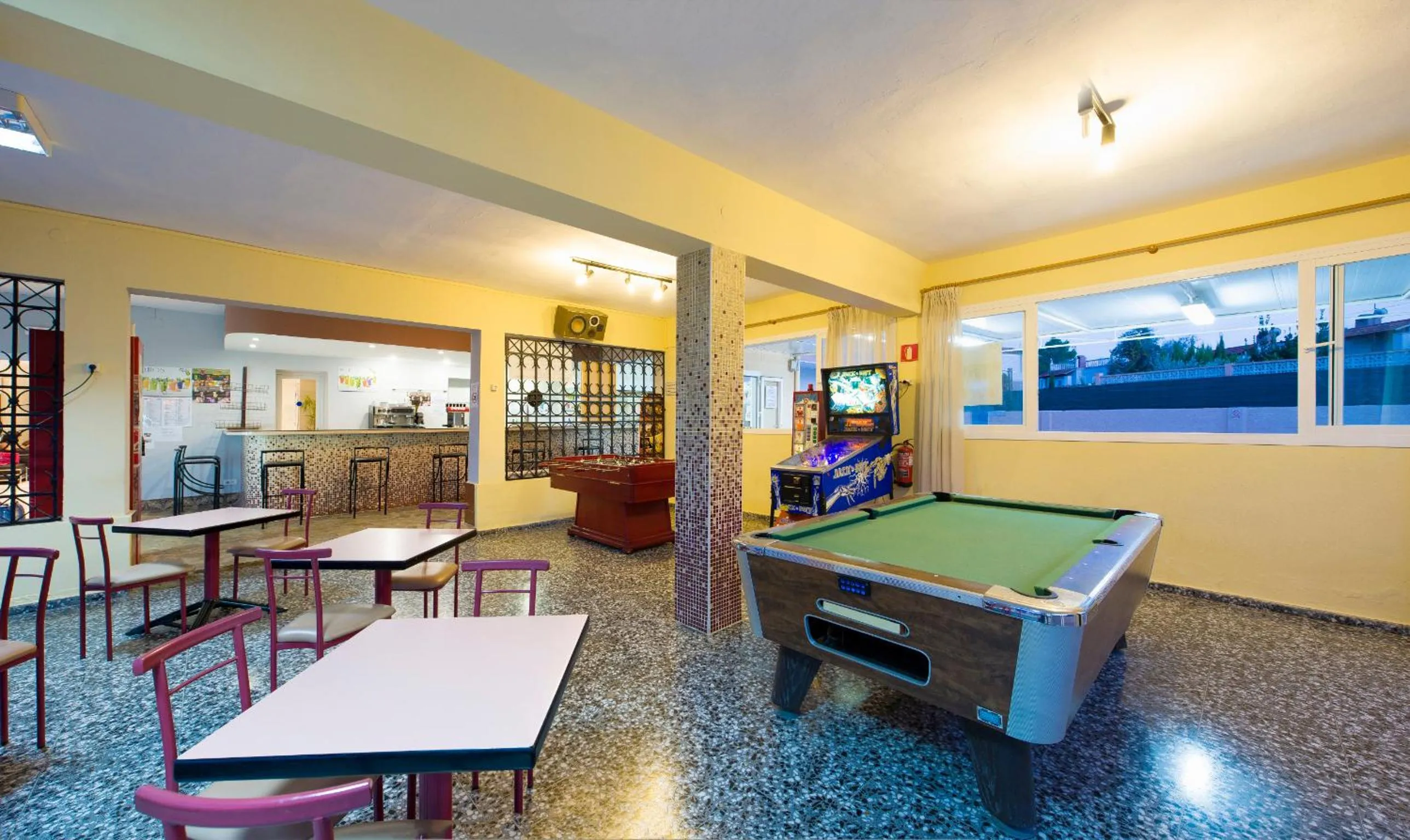 Communal lounge/ TV room in Hotel Anibal - AB Group