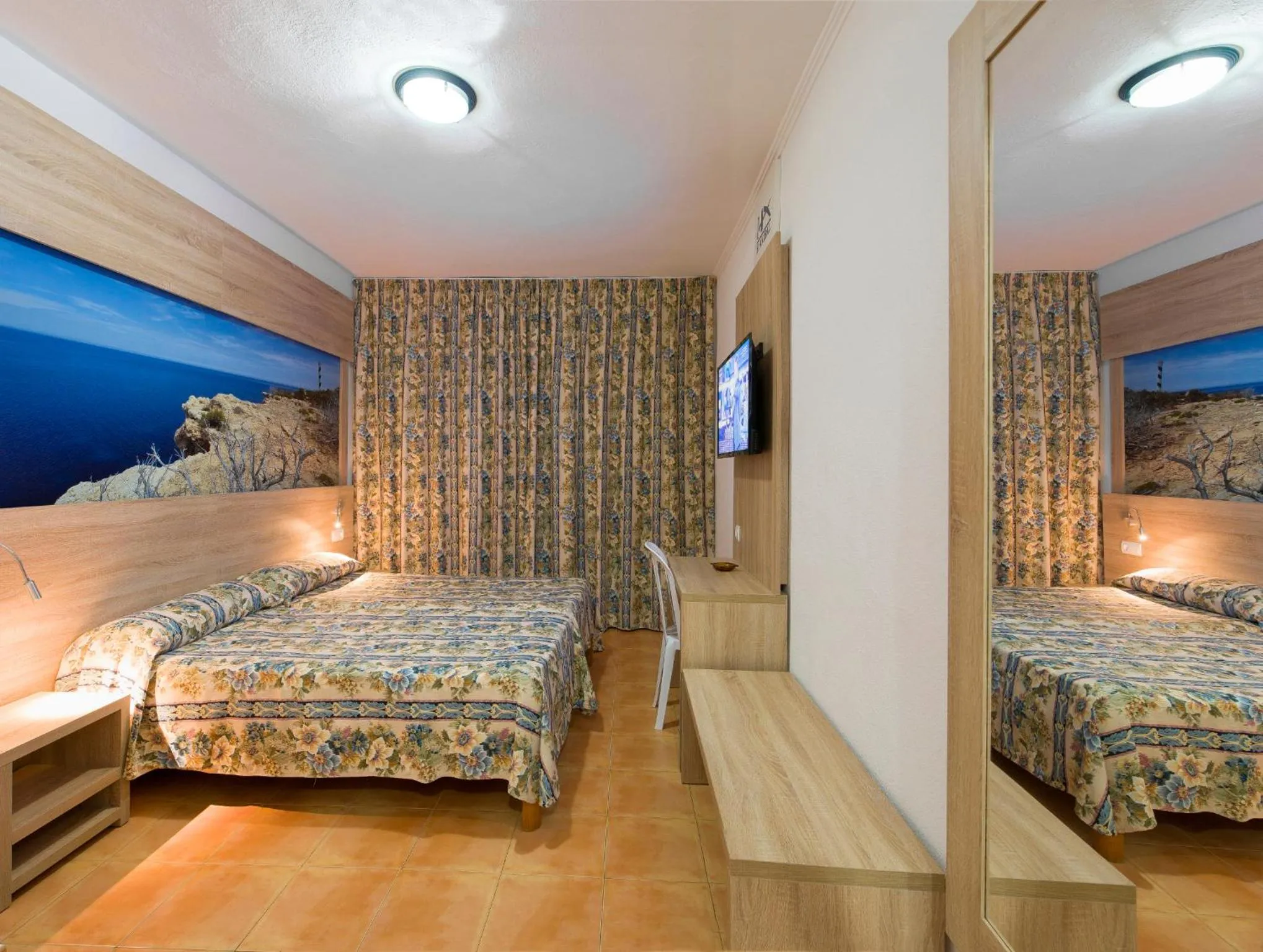 Bedroom in Hotel Anibal - AB Group