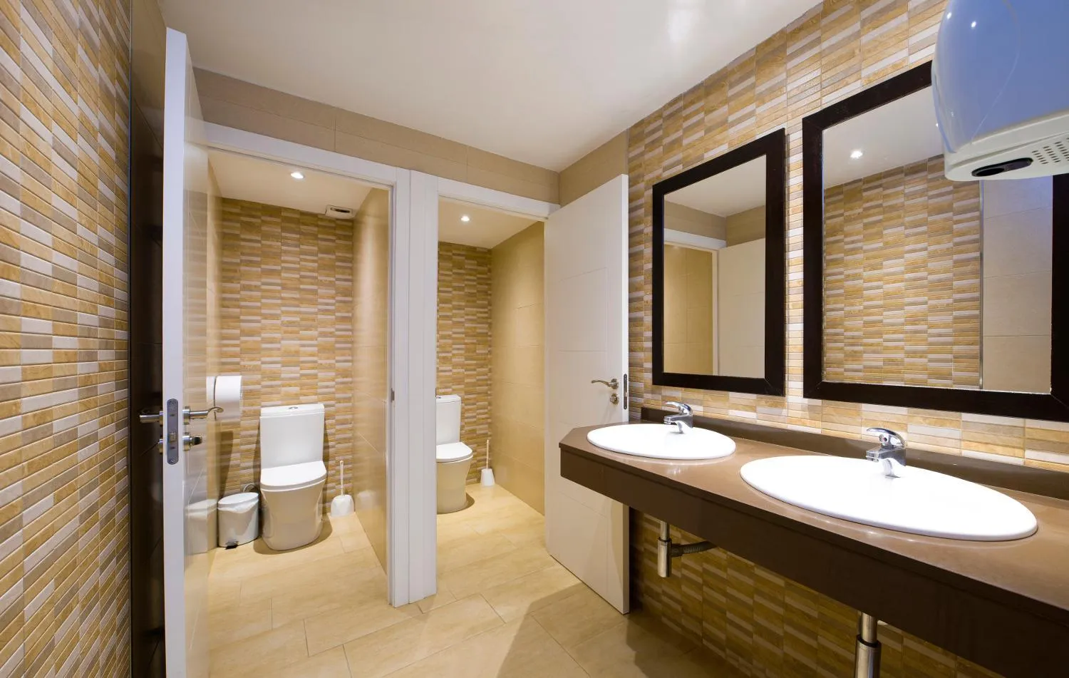 Bathroom in Hotel Anibal - AB Group