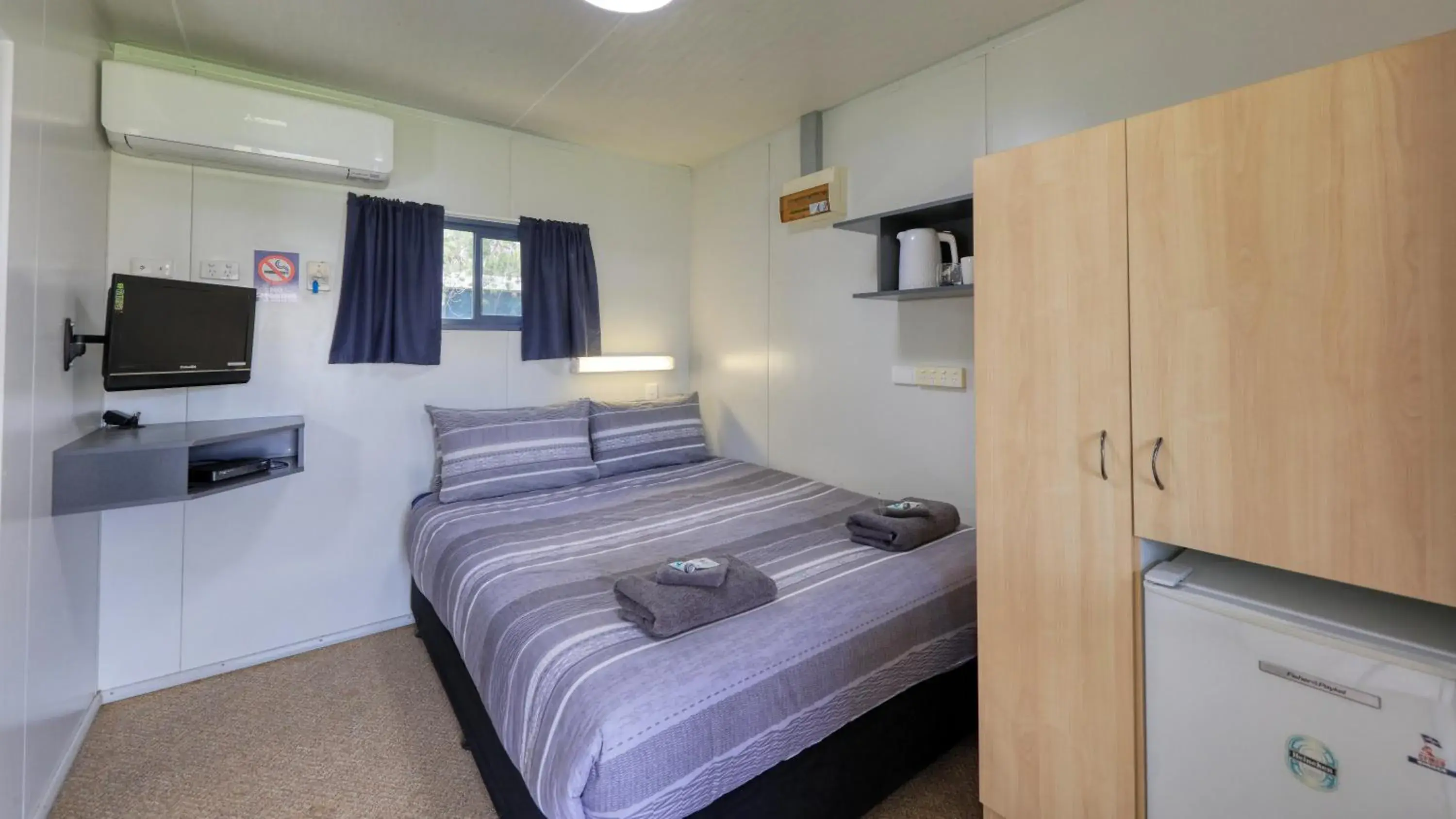 Double Room with Private Bathroom in Toobeah hotel/motel Double Room with Private Bathroom in Toobeah hotel/motel