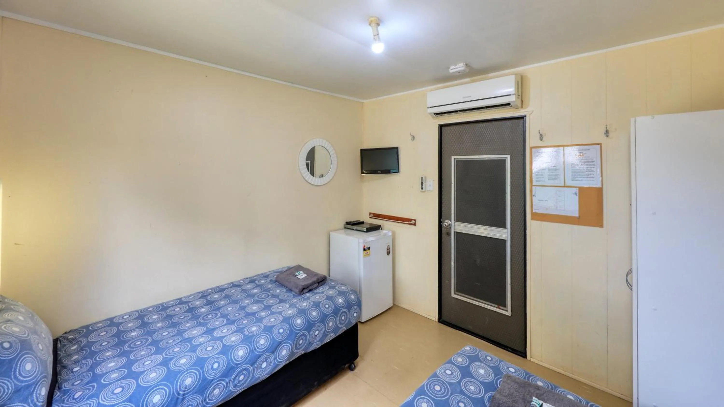 Bed in Toobeah hotel/motel